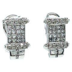 Boucles d'oreilles colonne en or blanc 14 carats avec grappe de diamants de deux carats