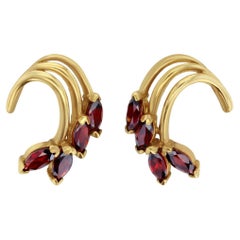 Boucles d'oreilles en grenat de deux carats avec accent en or jaune 14k