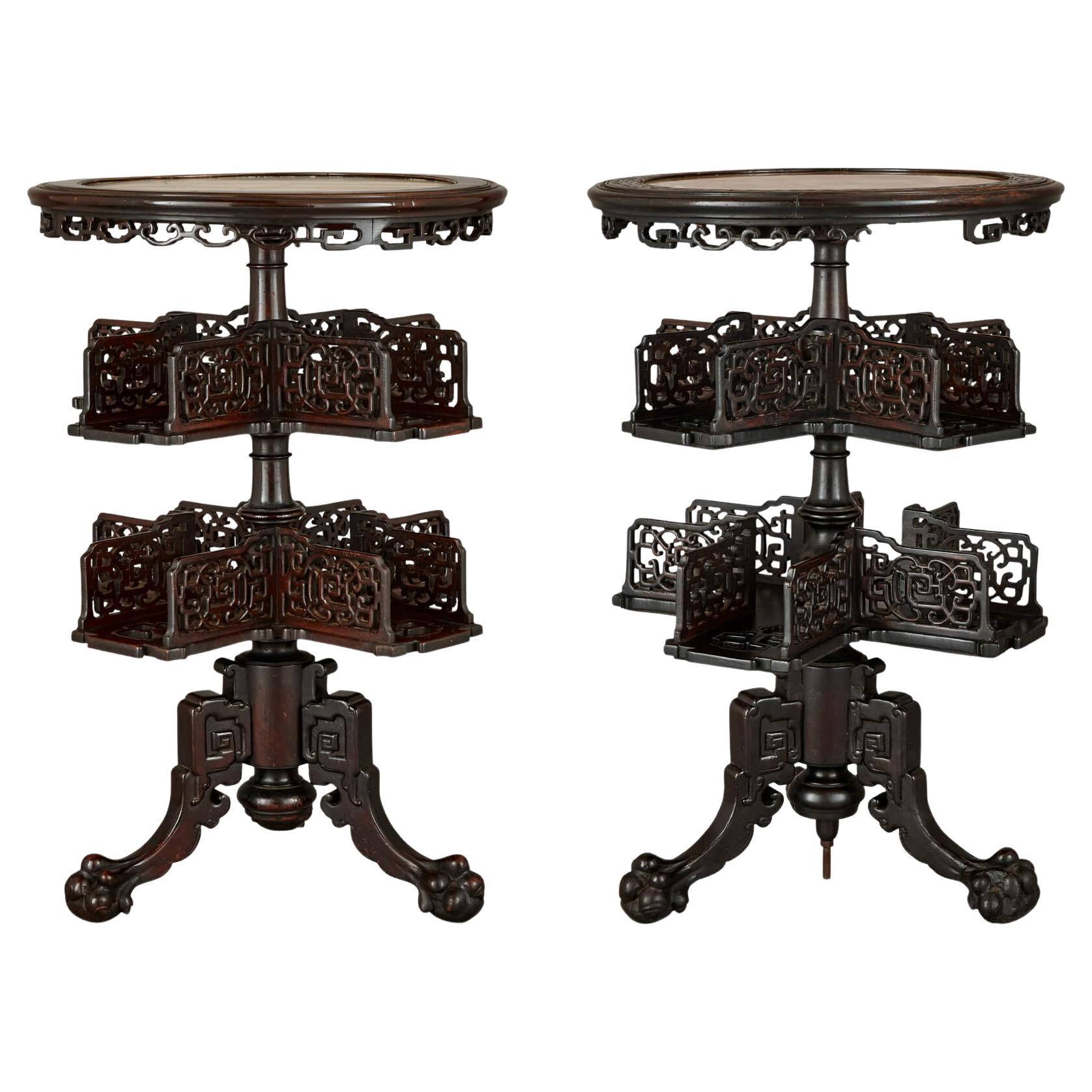 Deux tables chinoises en bois sculpté, marbre et onyx en vente