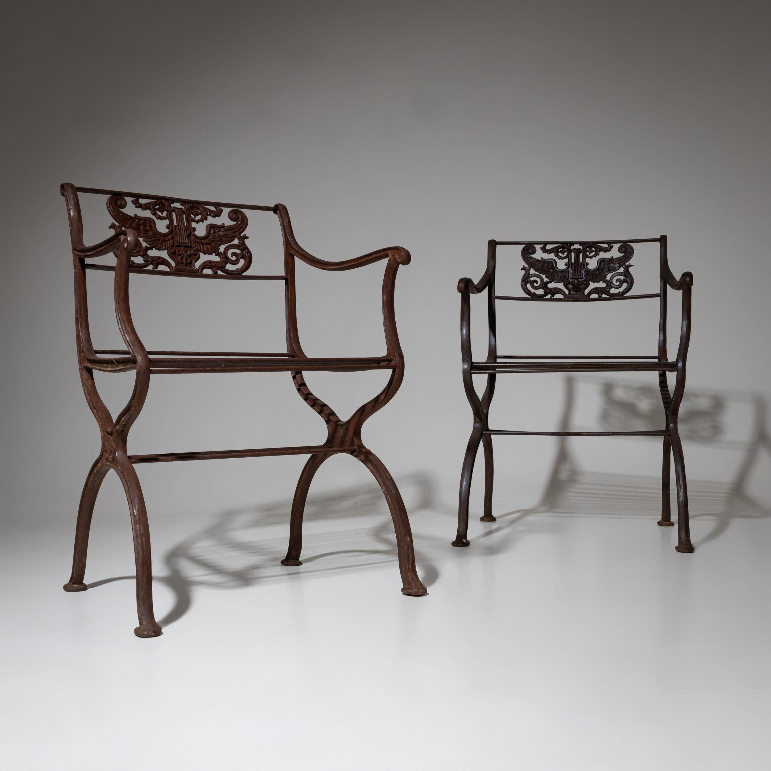 Two Cast Iron Garden Chairs After Karl F. Schinkel, Lauchhammer Foundry, 20th C. For Sale 3