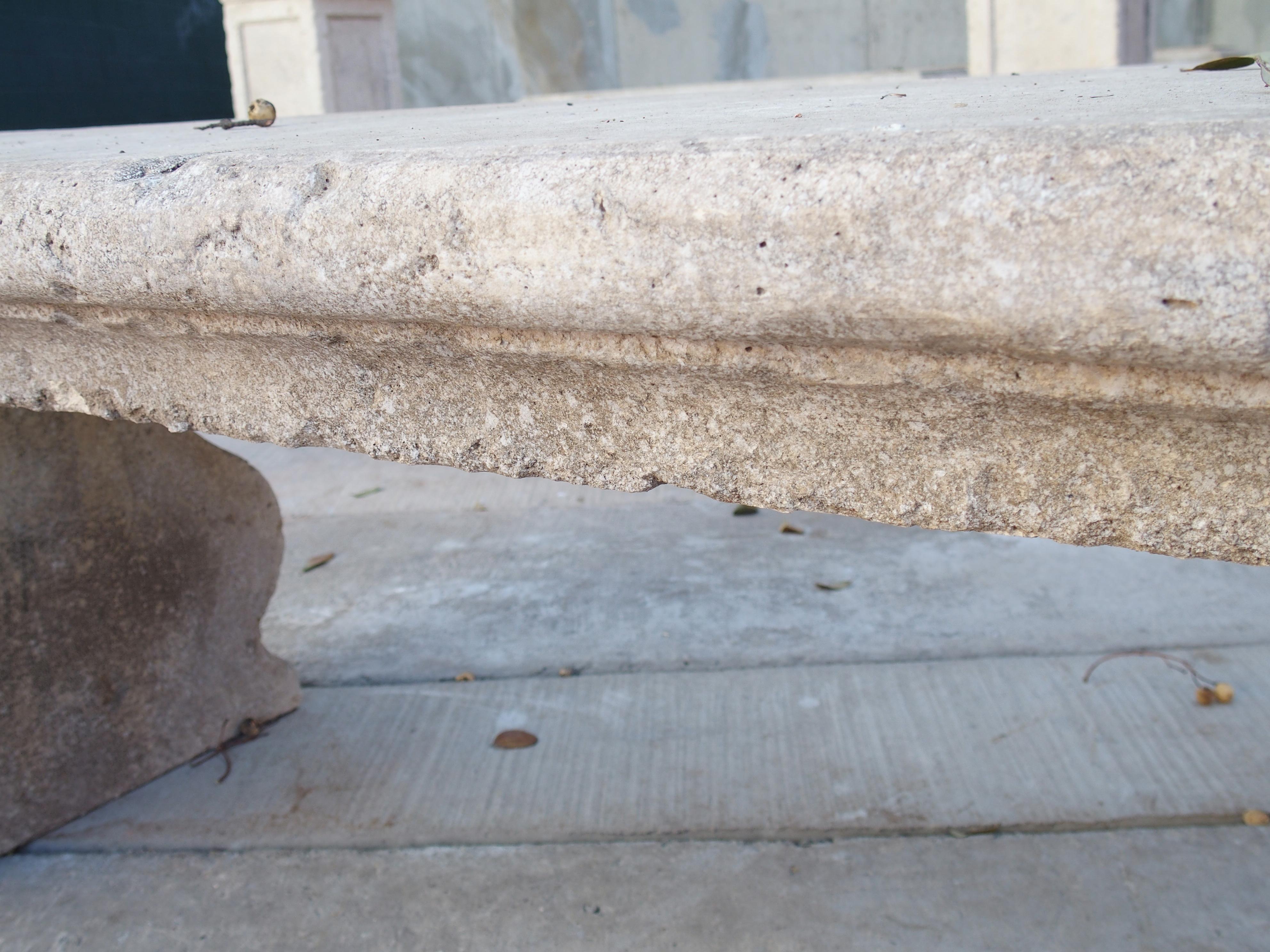Dos bancos de parque de piedra caliza fundida del sur de Italia 10