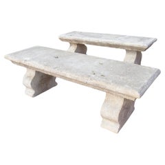 Due panchine da parco in pietra calcarea del Sud Italia