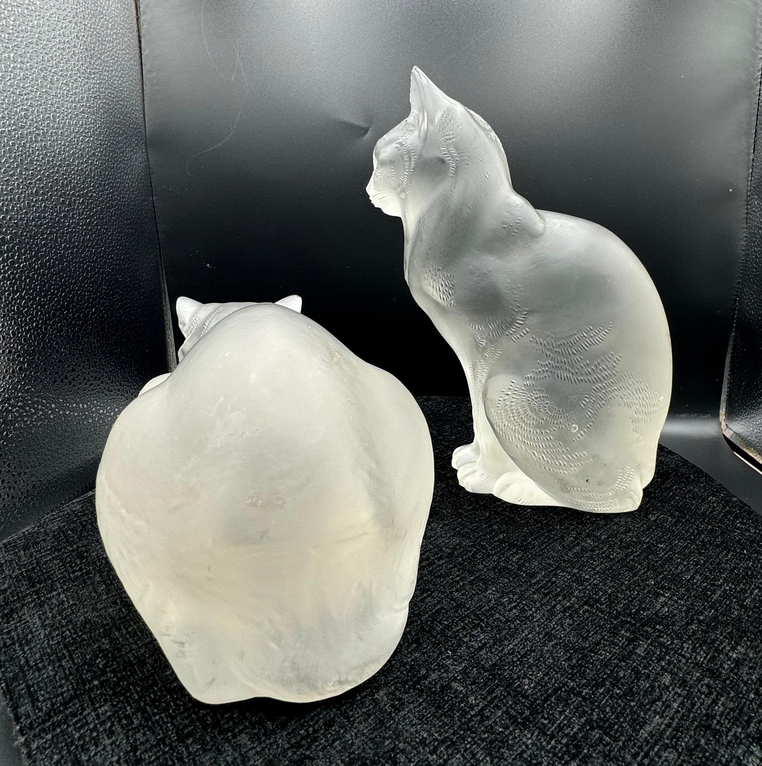 Mid-Century Modern Two Cat by René Lalique in frosted glass For Sale