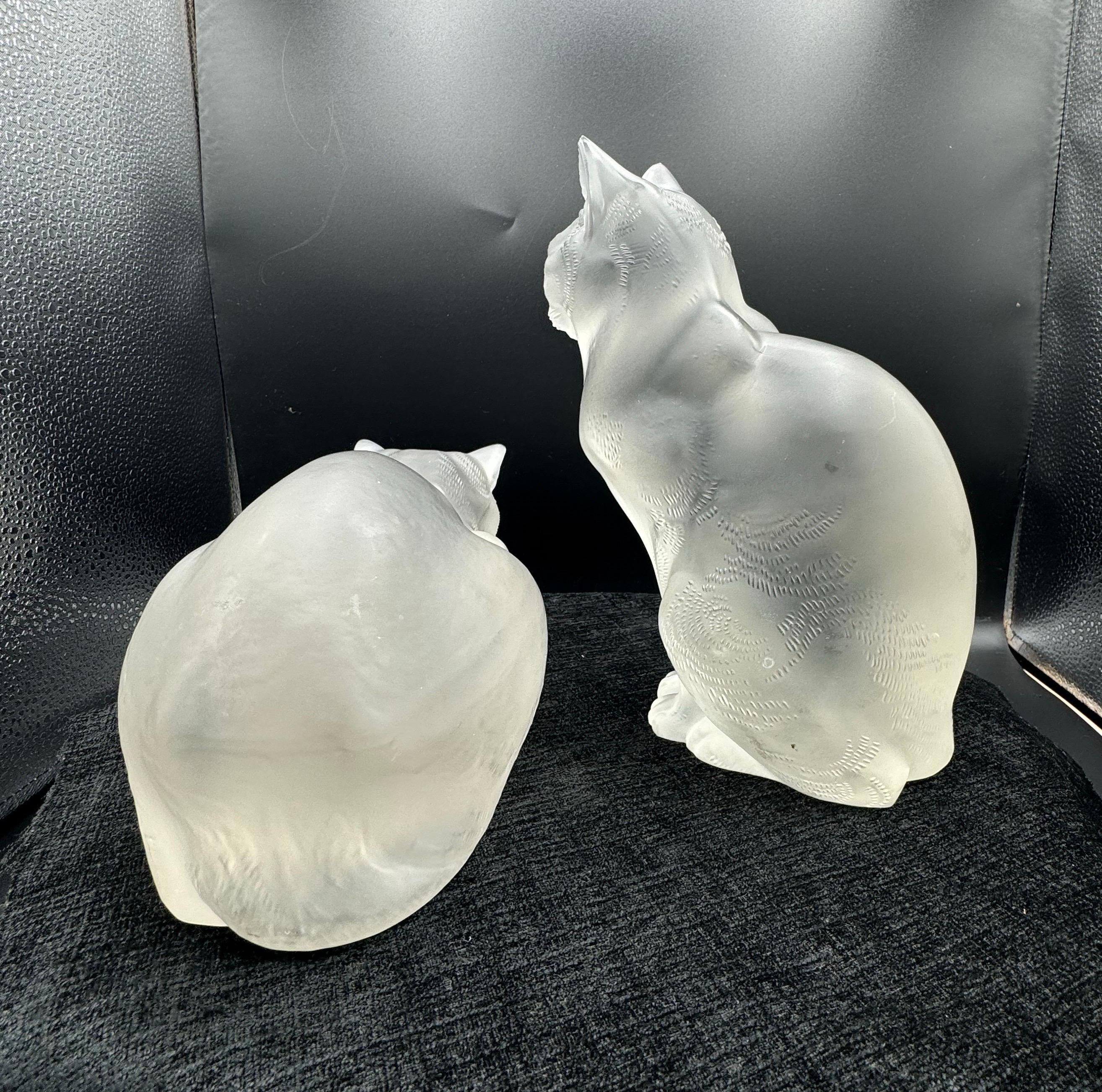 Two Cat by René Lalique in frosted glass For Sale 1