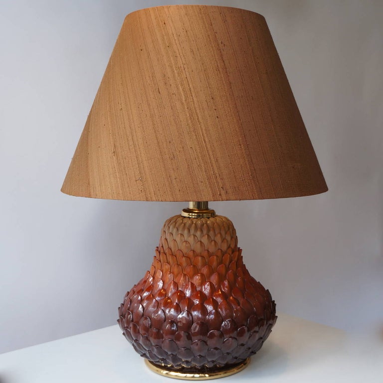 Hollywood Regency One of Two Ceramic and Brass Artichoke Table Lamps For Sale