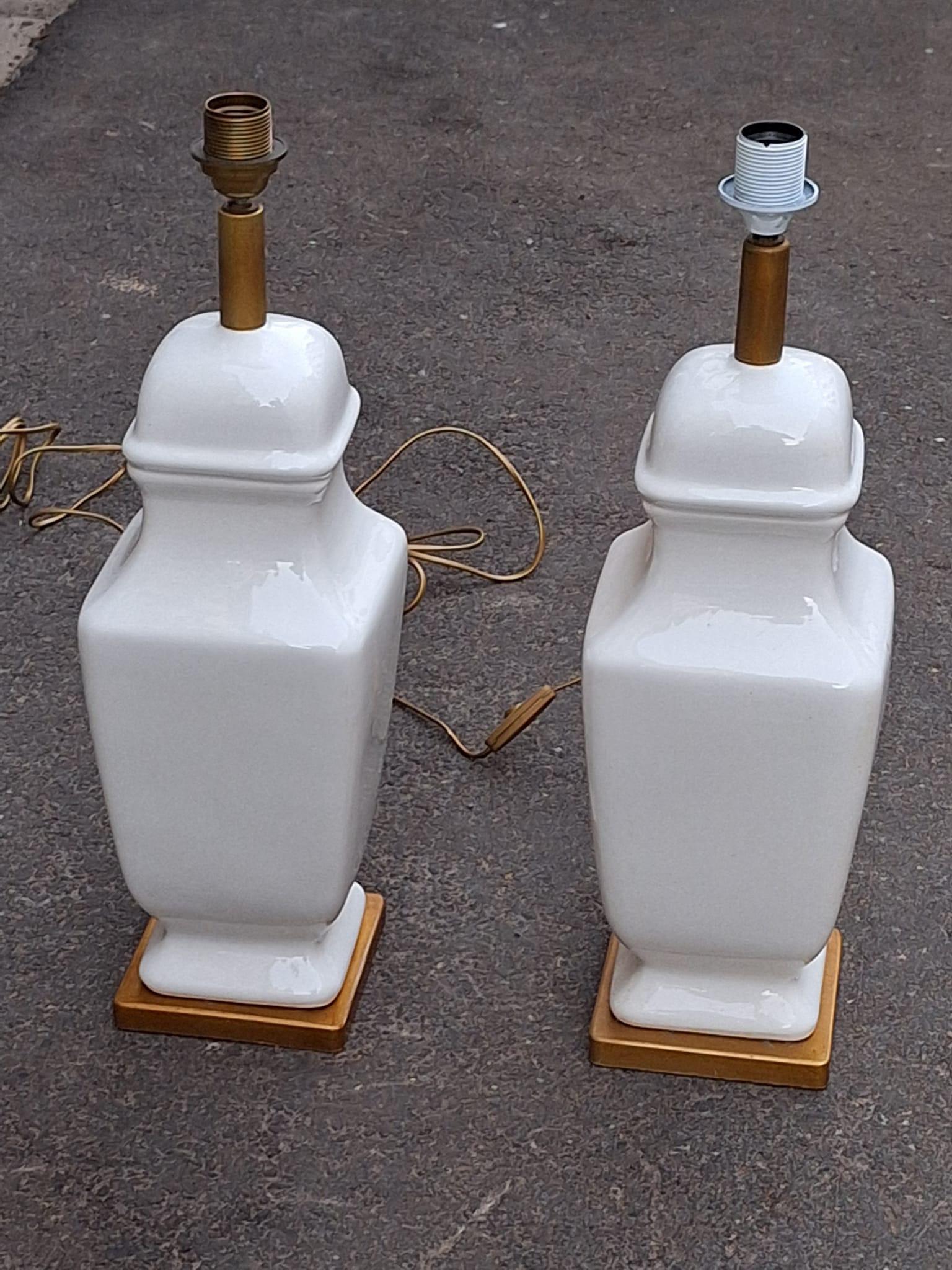 Two White Ceramic Table Lights For Sale 3