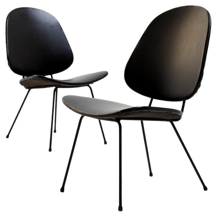 Deux chaises conçues par W.H.Gispen pour la société néerlandaise Kembo