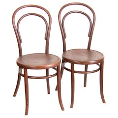 Zwei Stühle Thonet Nr.14:: um 1900