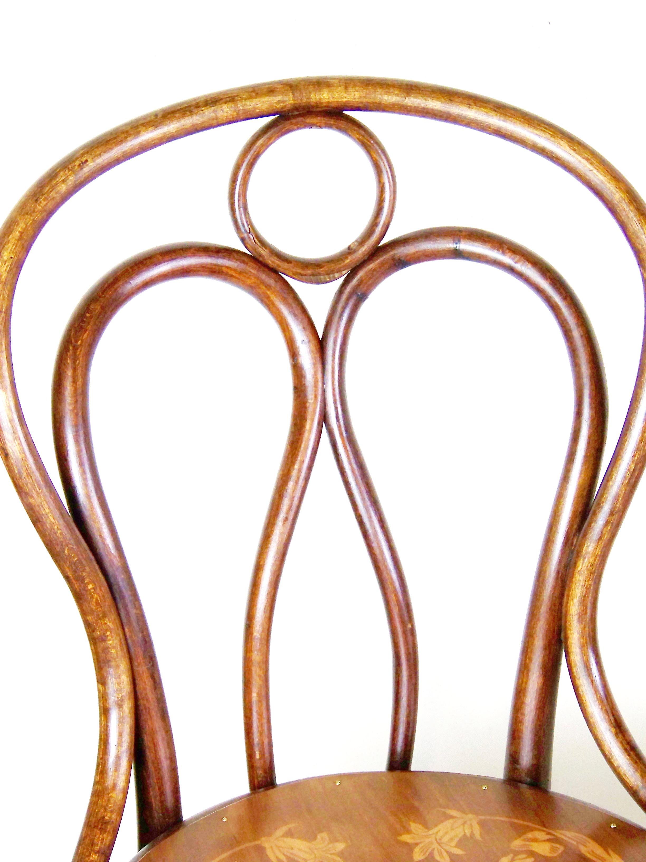 Belle Époque Two Chairs Thonet Nr.19, circa 1900 For Sale