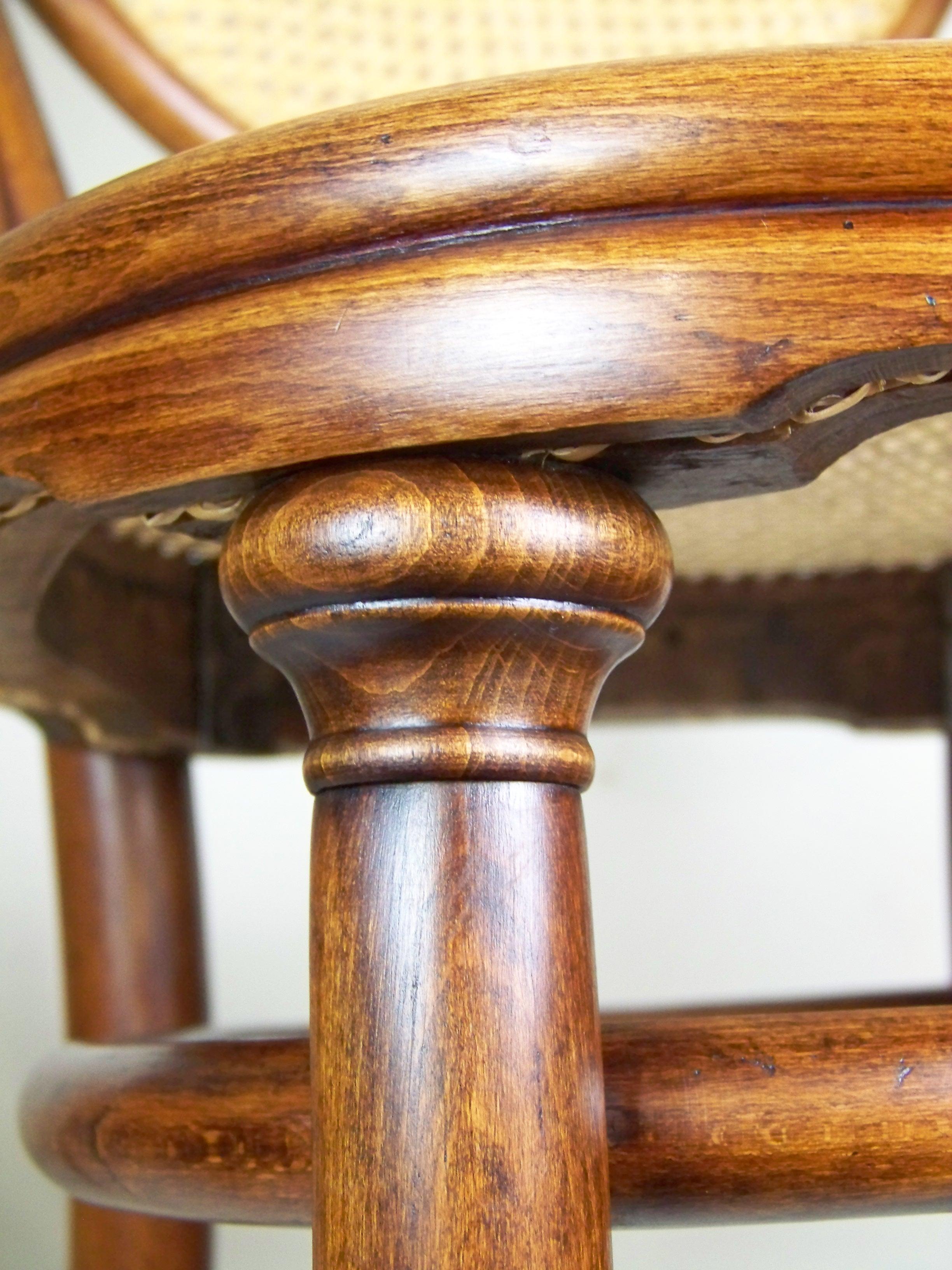 Dos sillas Thonet nº 3, hacia 1870 en venta 2