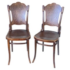 Sillas de madera curvada