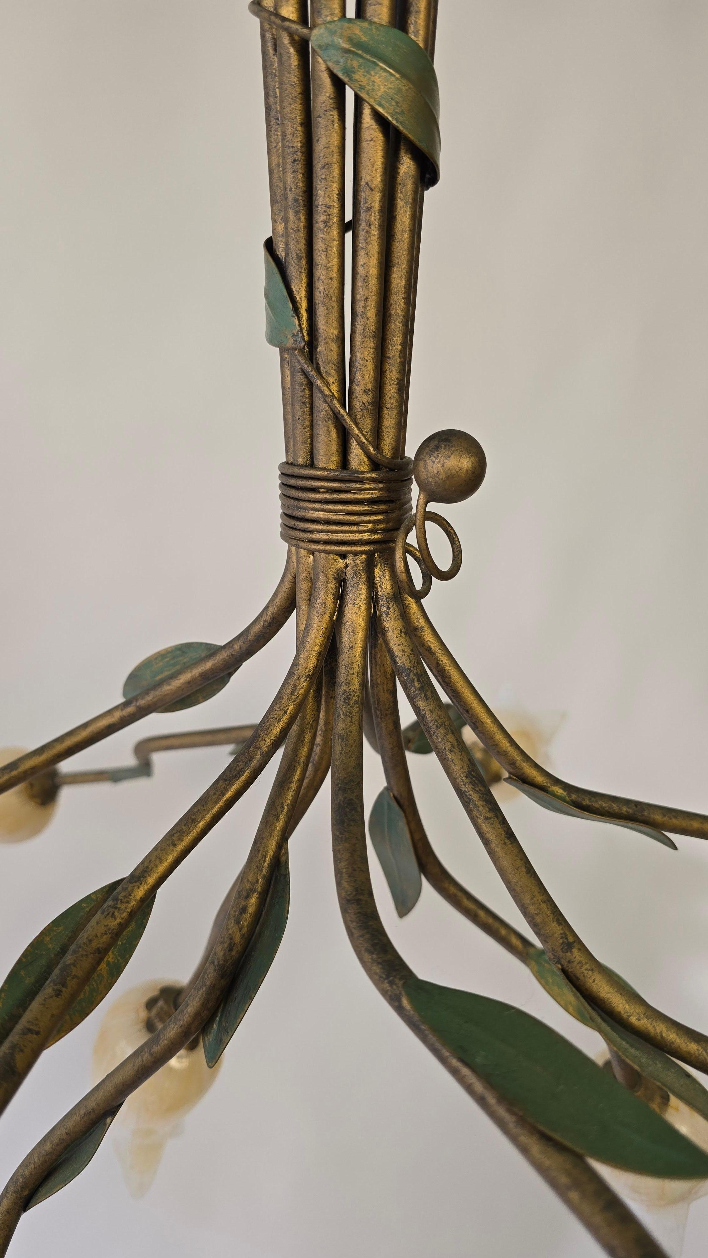 Due  Lampadario a sospensione in stile Florentine con design di tulipani in vetro in vendita 5