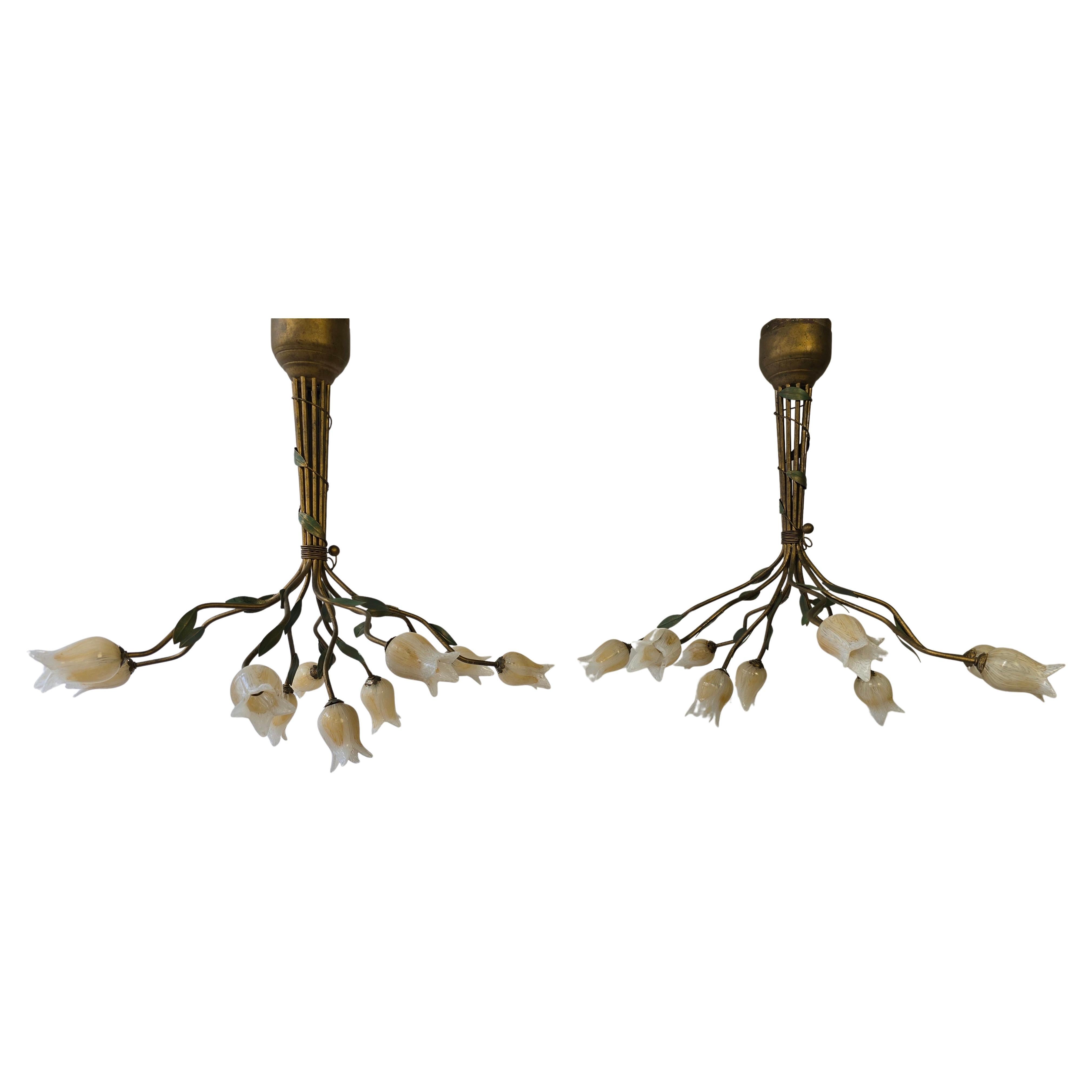 Hollywood Regency Due  Lampadario a sospensione in stile Florentine con design di tulipani in vetro in vendita
