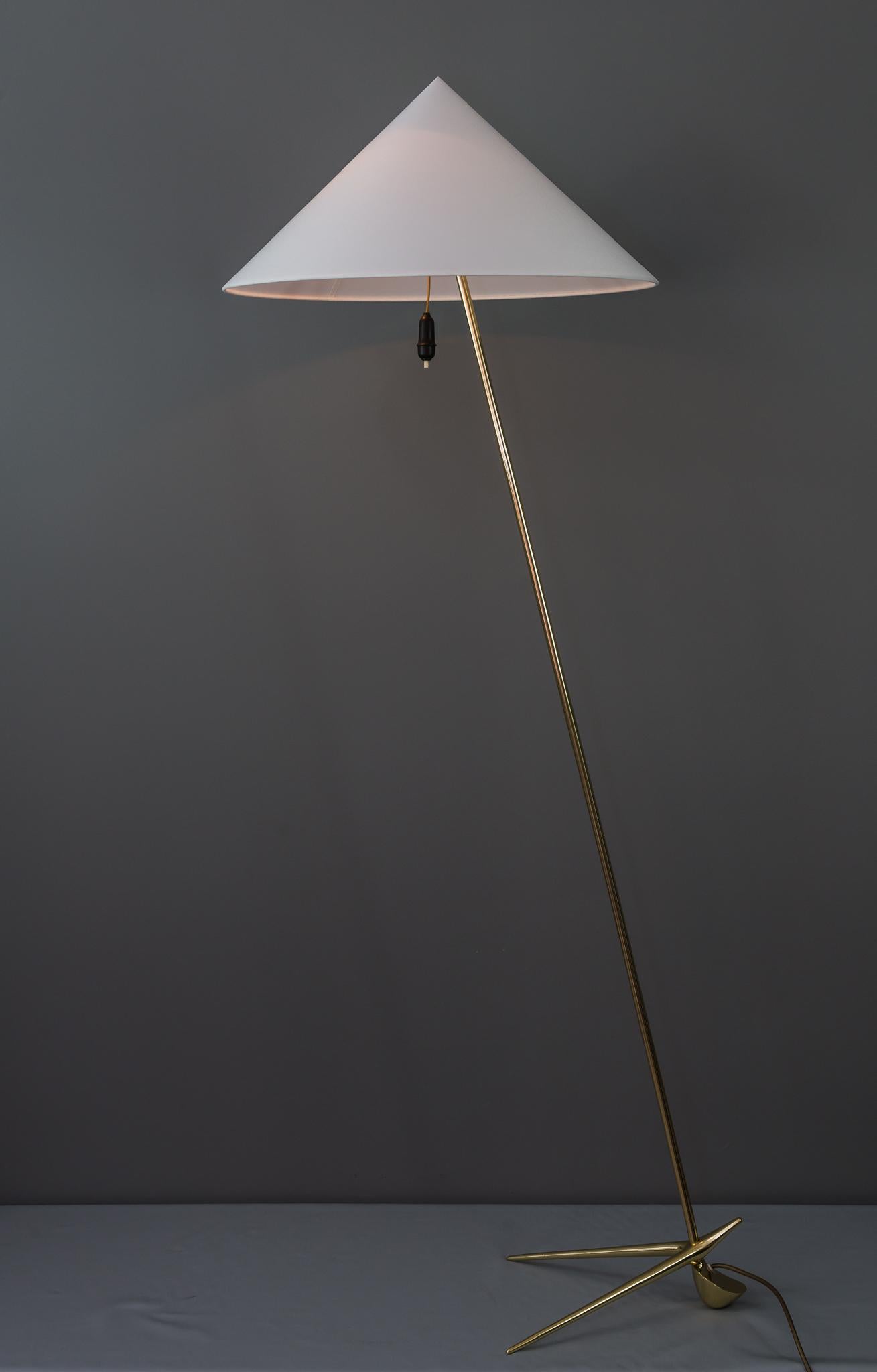 Two Charming golf floor lamps, designed by Rupert Nikoll, Vienna, 1950 For Sale 6