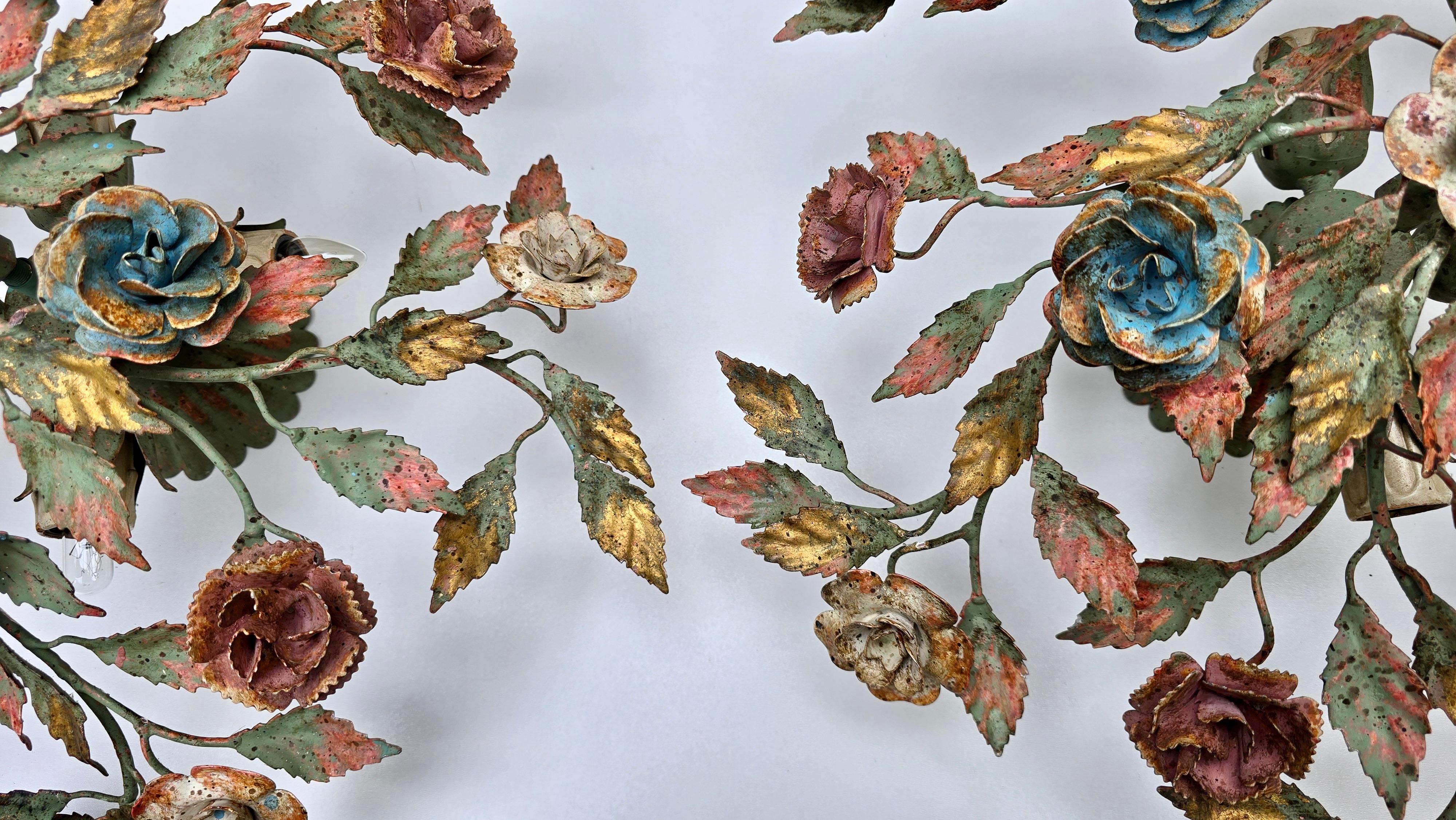 Deux charmants luminaires encastrés floraux italiens en vente 5