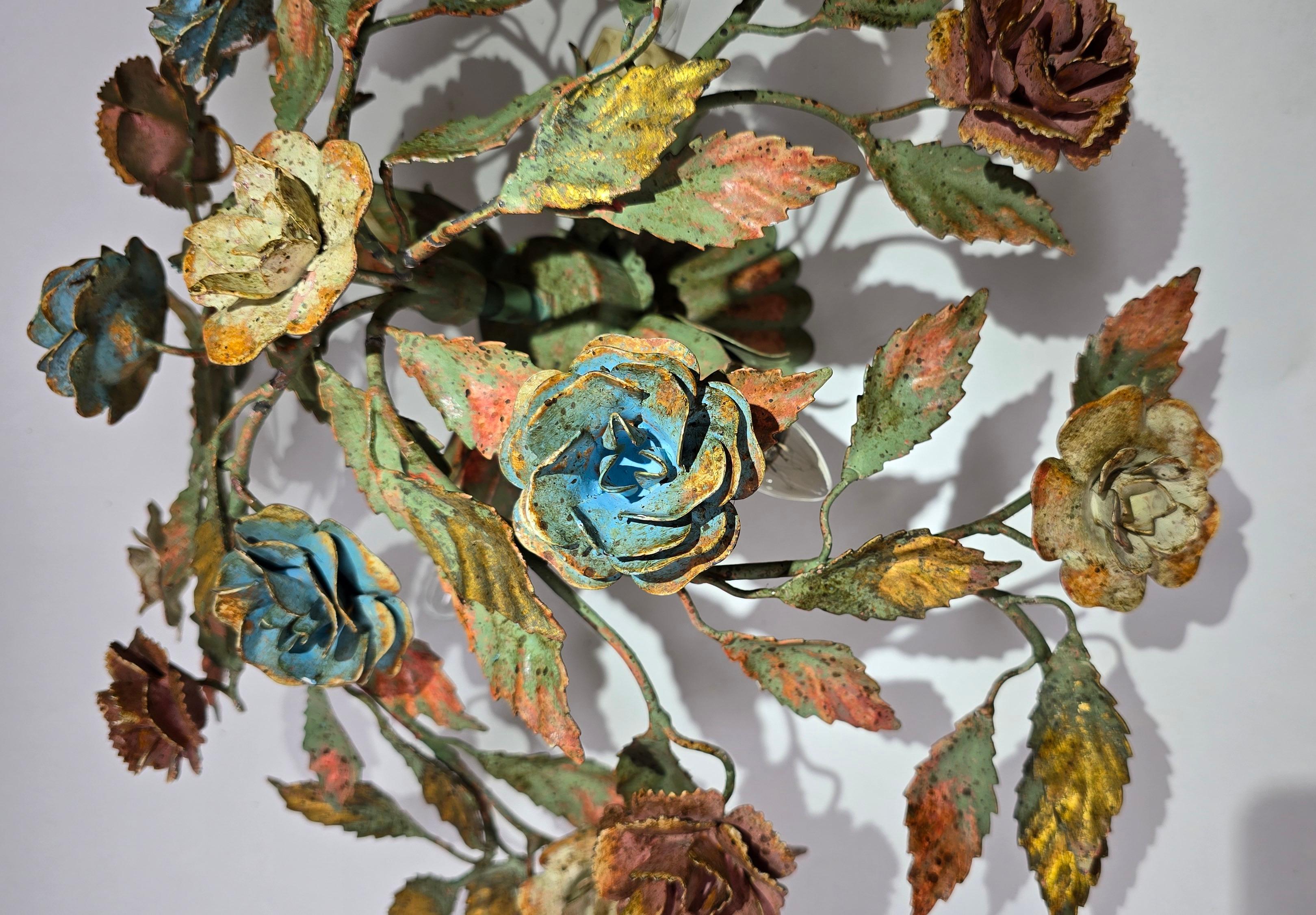 20ième siècle Deux charmants luminaires encastrés floraux italiens en vente