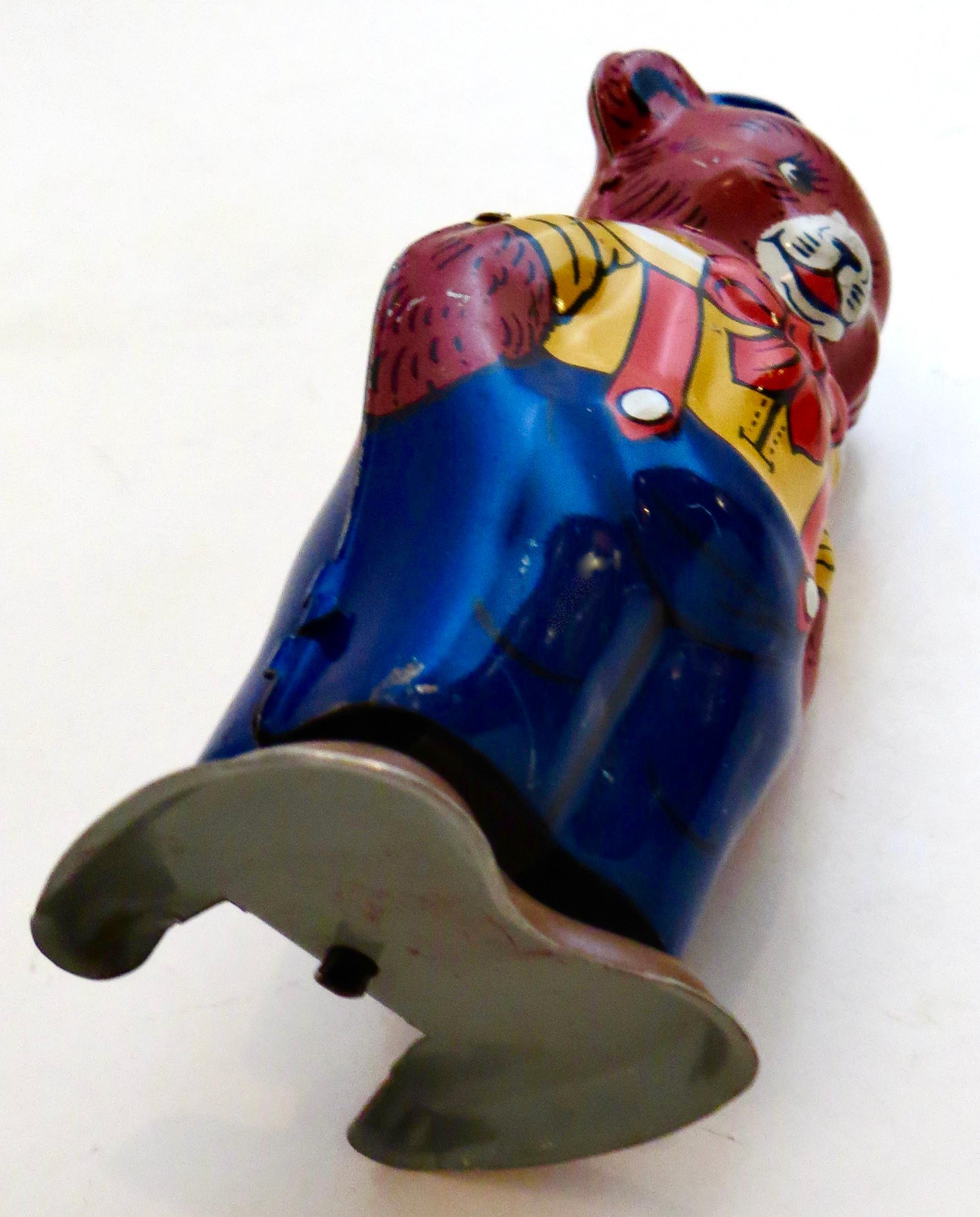 Chein Wind-Up-Spielzeug „Dancing Bear“ und „Dancing Pig“ mit Schnur; amerikanisch, um 1938 im Angebot 3