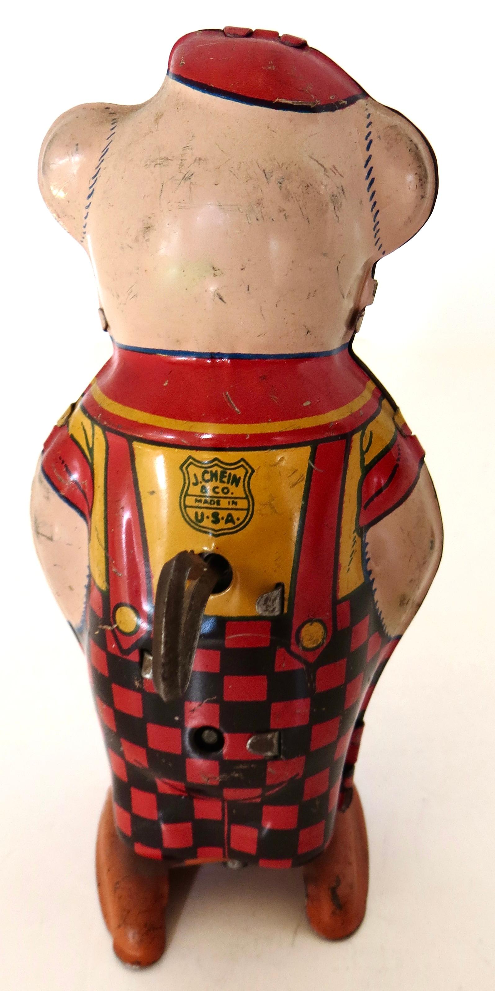 Chein Wind-Up-Spielzeug „Dancing Bear“ und „Dancing Pig“ mit Schnur; amerikanisch, um 1938 (Volkskunst) im Angebot