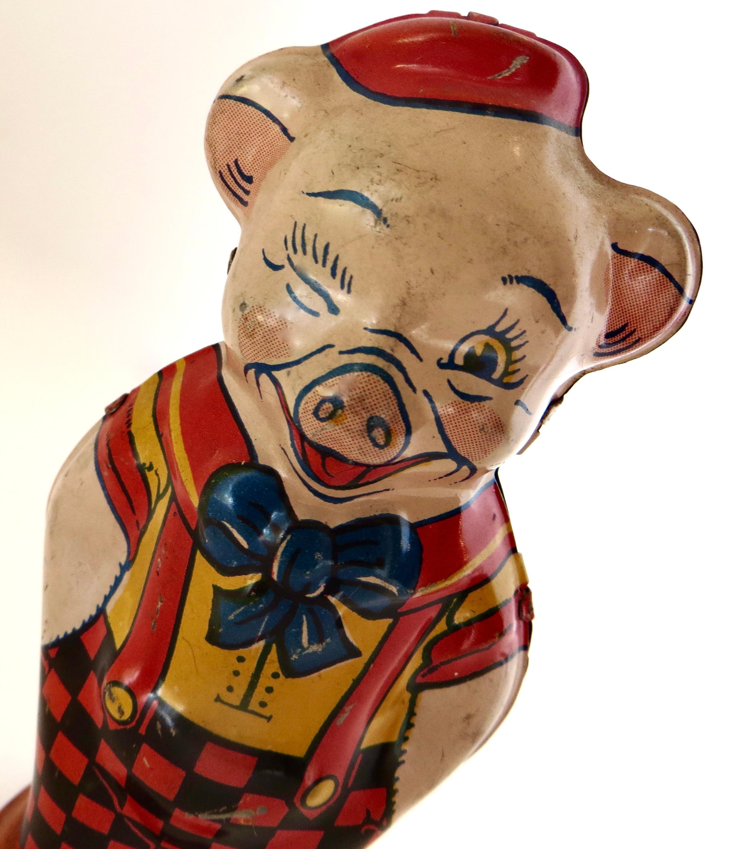 Chein Wind-Up-Spielzeug „Dancing Bear“ und „Dancing Pig“ mit Schnur; amerikanisch, um 1938 im Zustand „Gut“ im Angebot in Incline Village, NV
