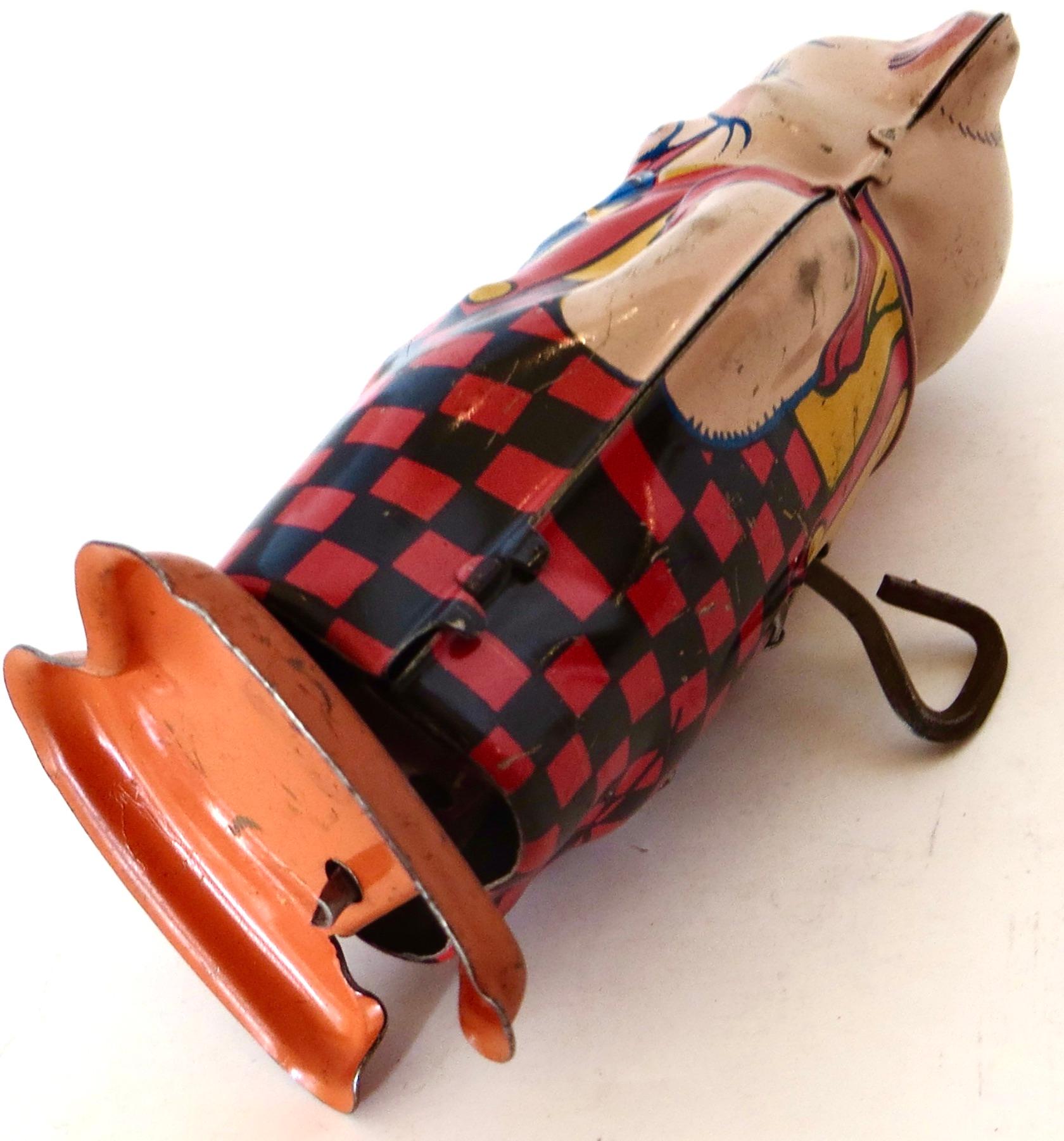Chein Wind-Up-Spielzeug „Dancing Bear“ und „Dancing Pig“ mit Schnur; amerikanisch, um 1938 (Mitte des 20. Jahrhunderts) im Angebot