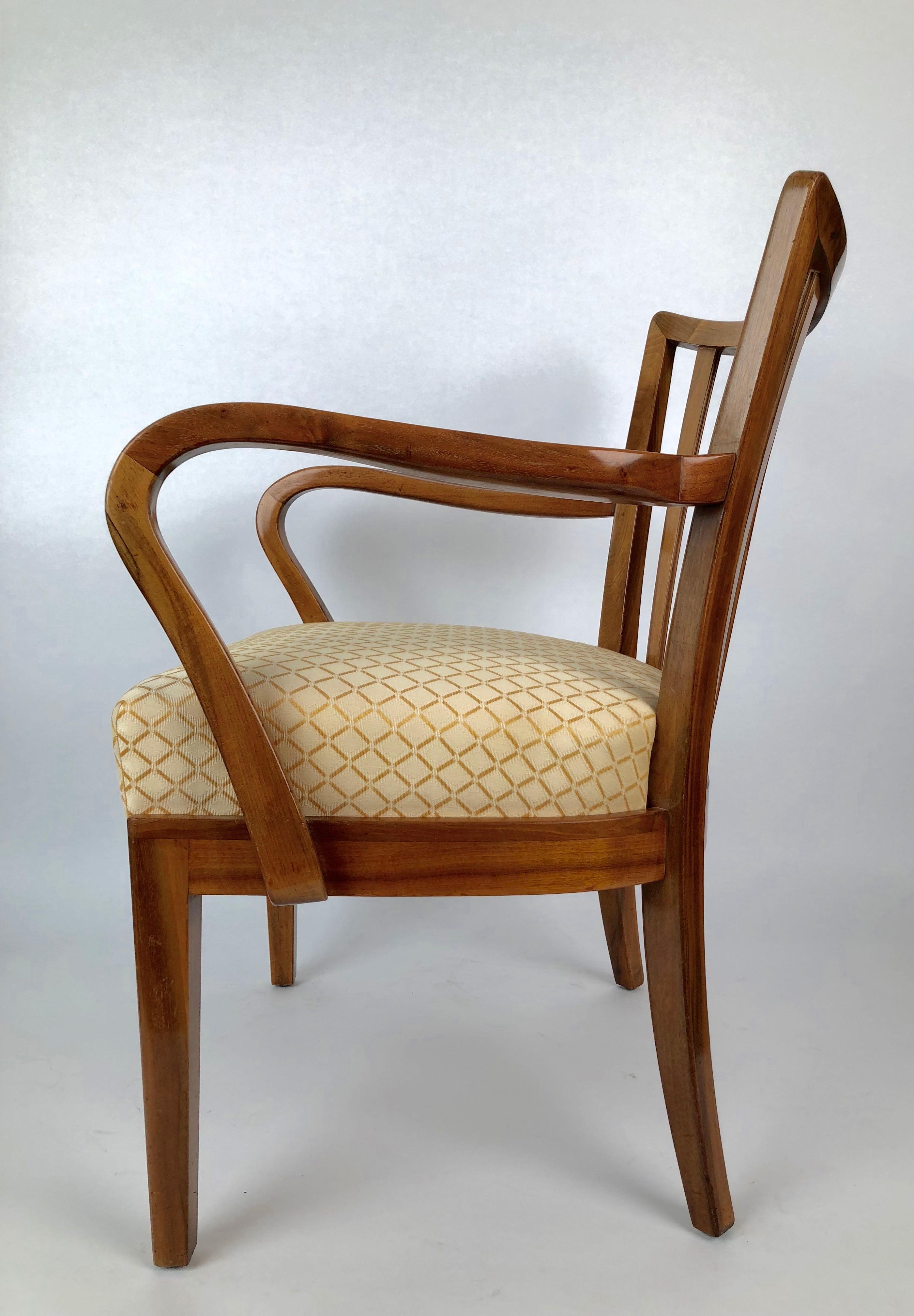 Two Cherry Wood Chairs from 1930s from the Circle of Josef Frank In Good Condition For Sale In Vienna, Austria