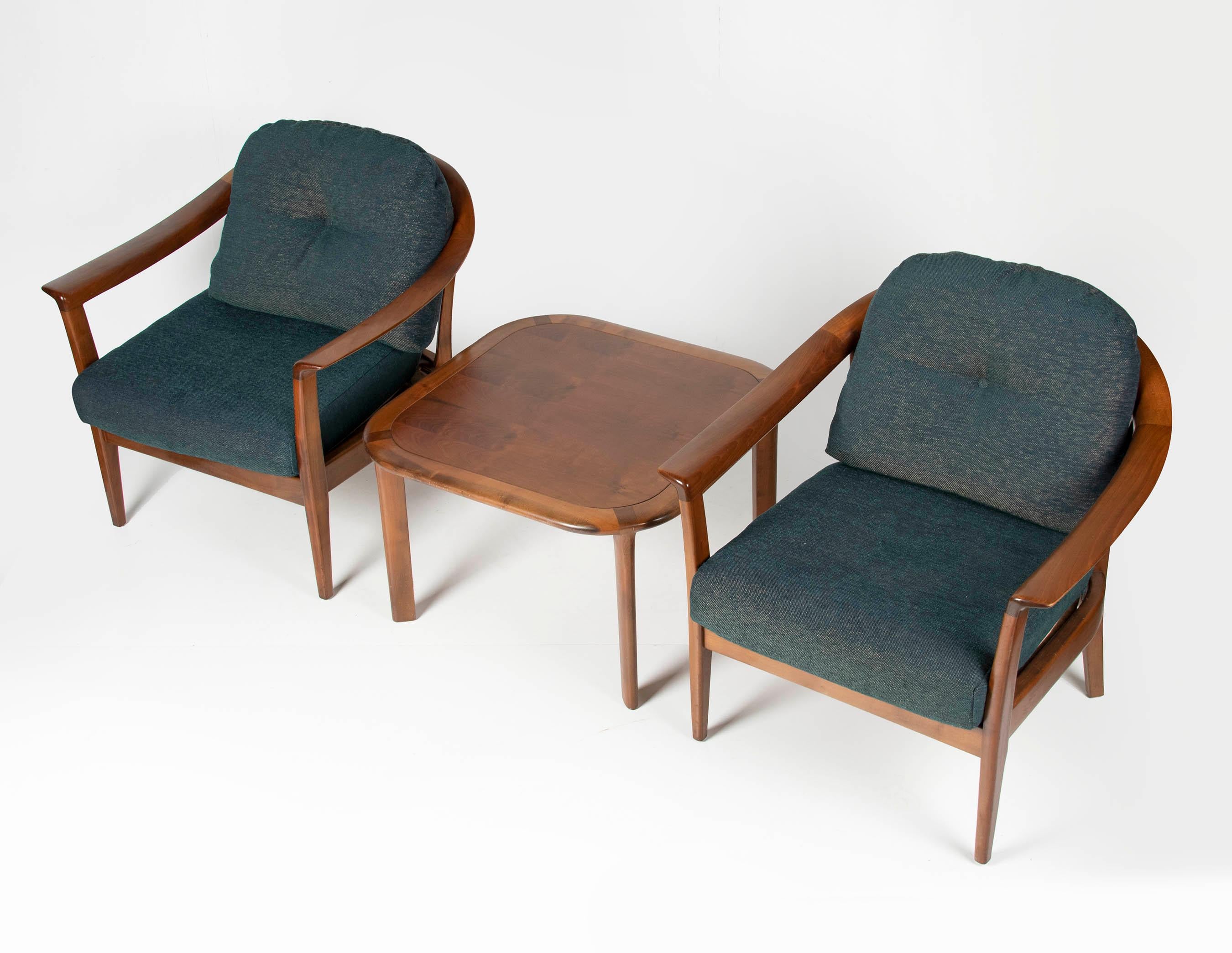 Mid-Century Modern Two Cherrywood Easy Chairs with Sidetable made by Wilhelm Knoll Mid-20th Century