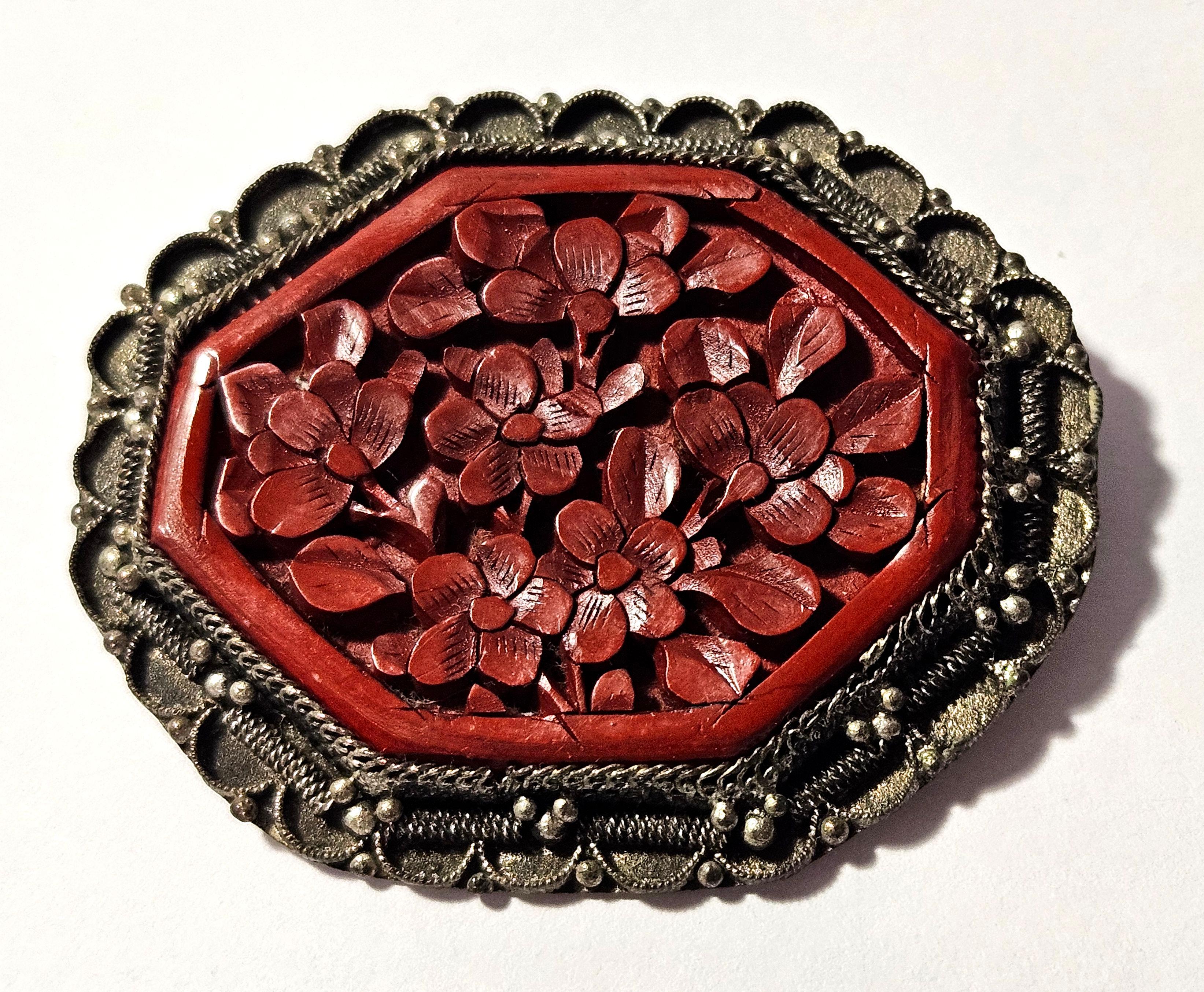 Dos broches antiguos chinos de cinabrio Ric#JD012-1&2 Otro en venta