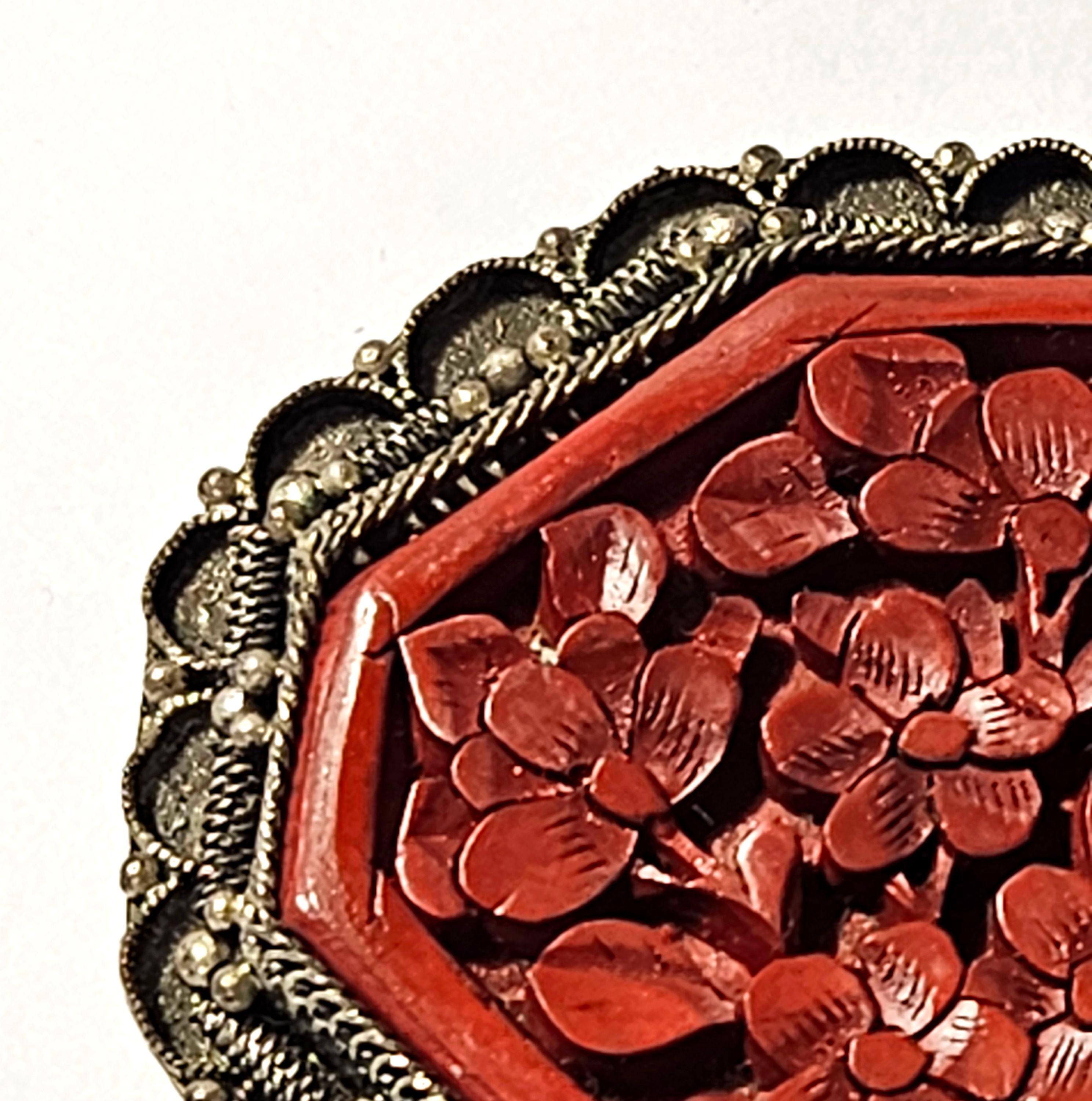 Dos broches antiguos chinos de cinabrio Ric#JD012-1&2 Tallado a mano en venta