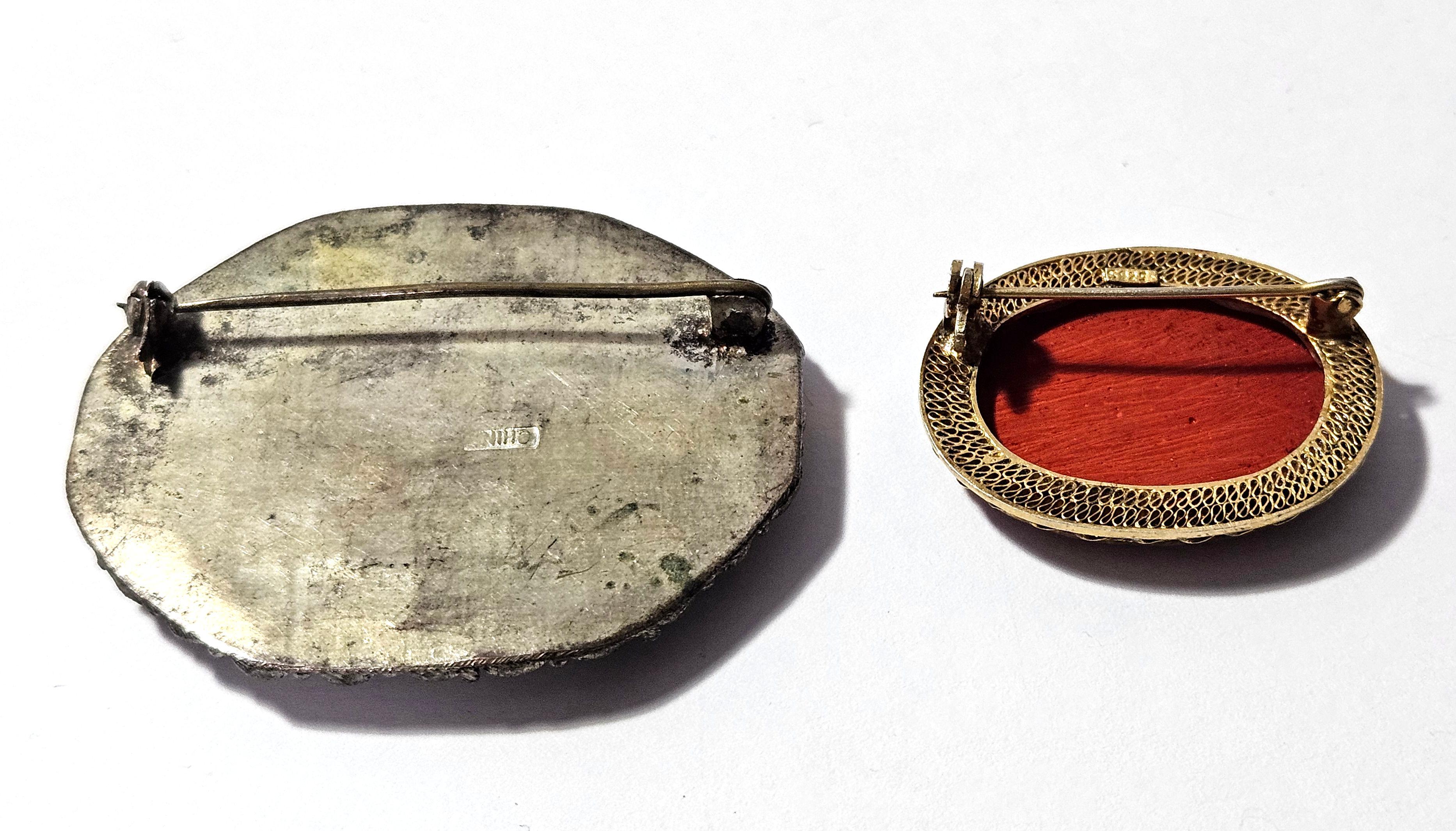 Dos broches antiguos chinos de cinabrio Ric#JD012-1&2 Chapado en oro en venta