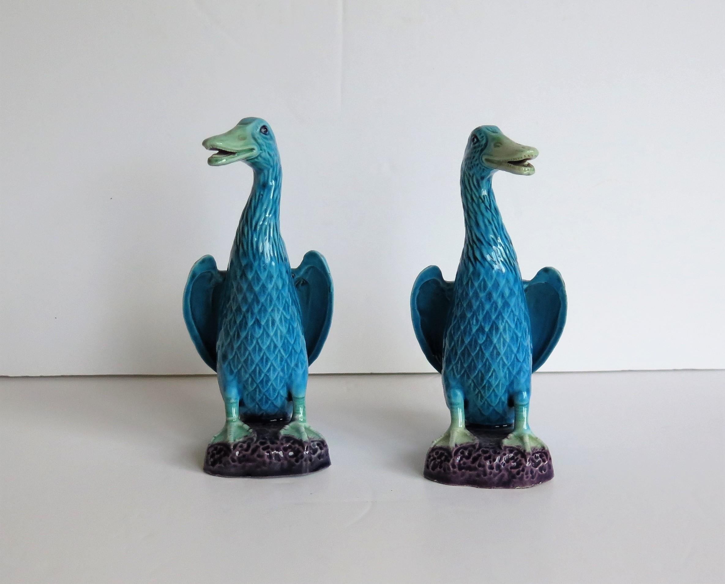 Two Chinese Export Porcelain Geese or Goose Bird Figurines in Poychrome Enamels In Good Condition In Lincoln, Lincolnshire