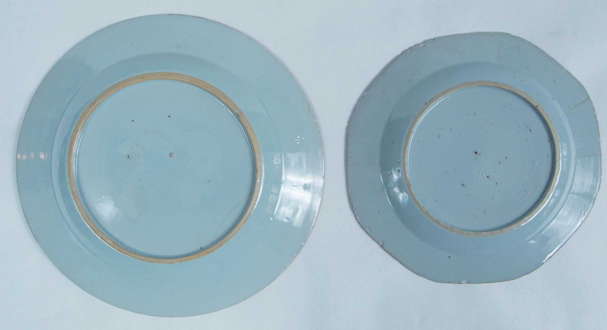 Chinois Deux assiettes en porcelaine d'exportation chinoise, début du 19ème siècle en vente