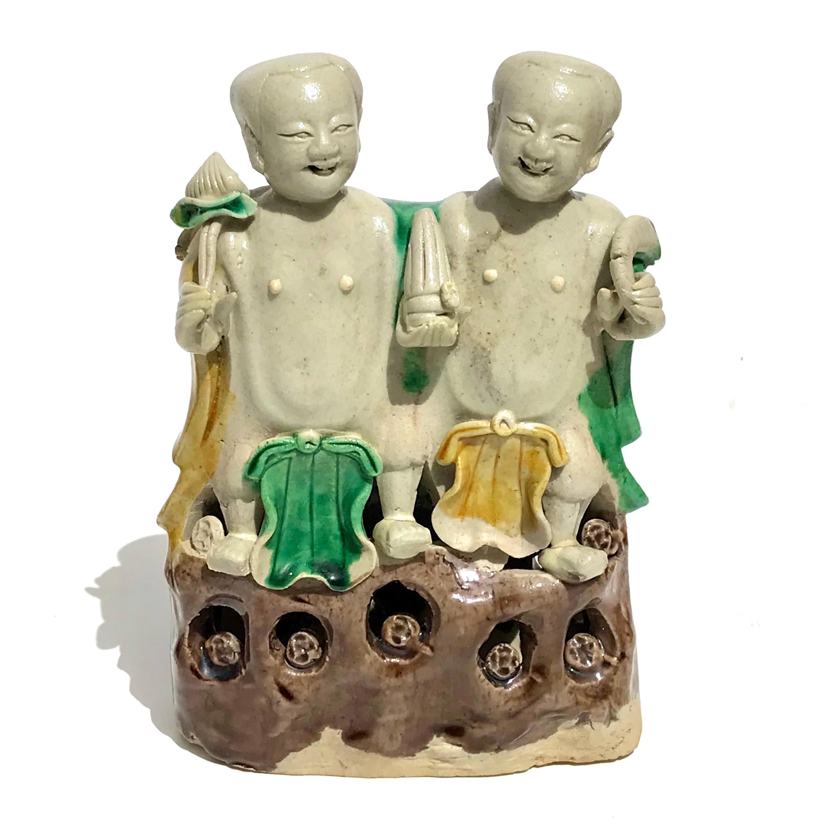Hand-Crafted Two Chinese Famille Verte Porcelain HeHe Groups Kangxi Period For Sale