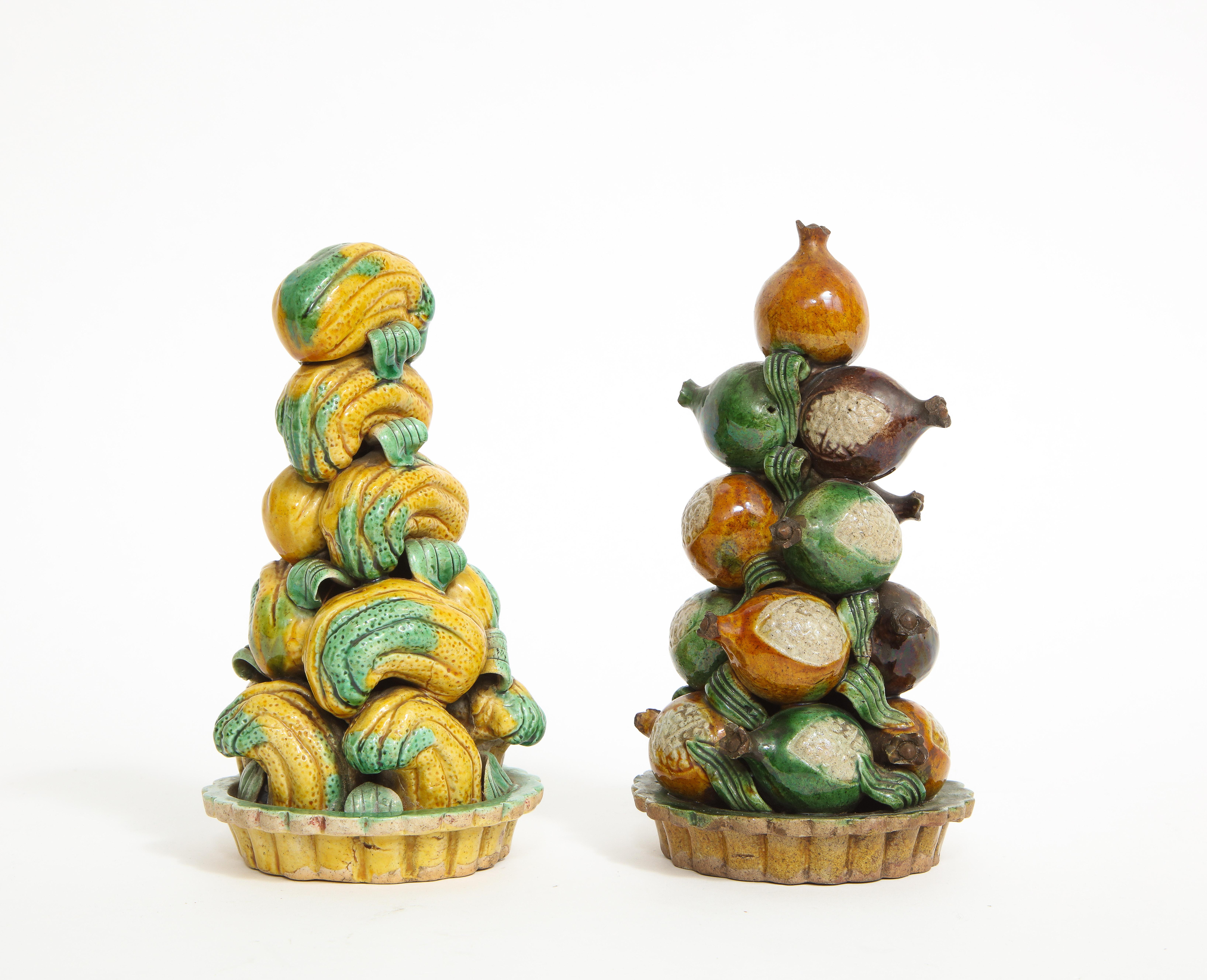 Exportation chinoise Deux présentoirs à fruits en porcelaine de Chine Kangxi, A.C.I.C., main de bouddhas et grenades en vente