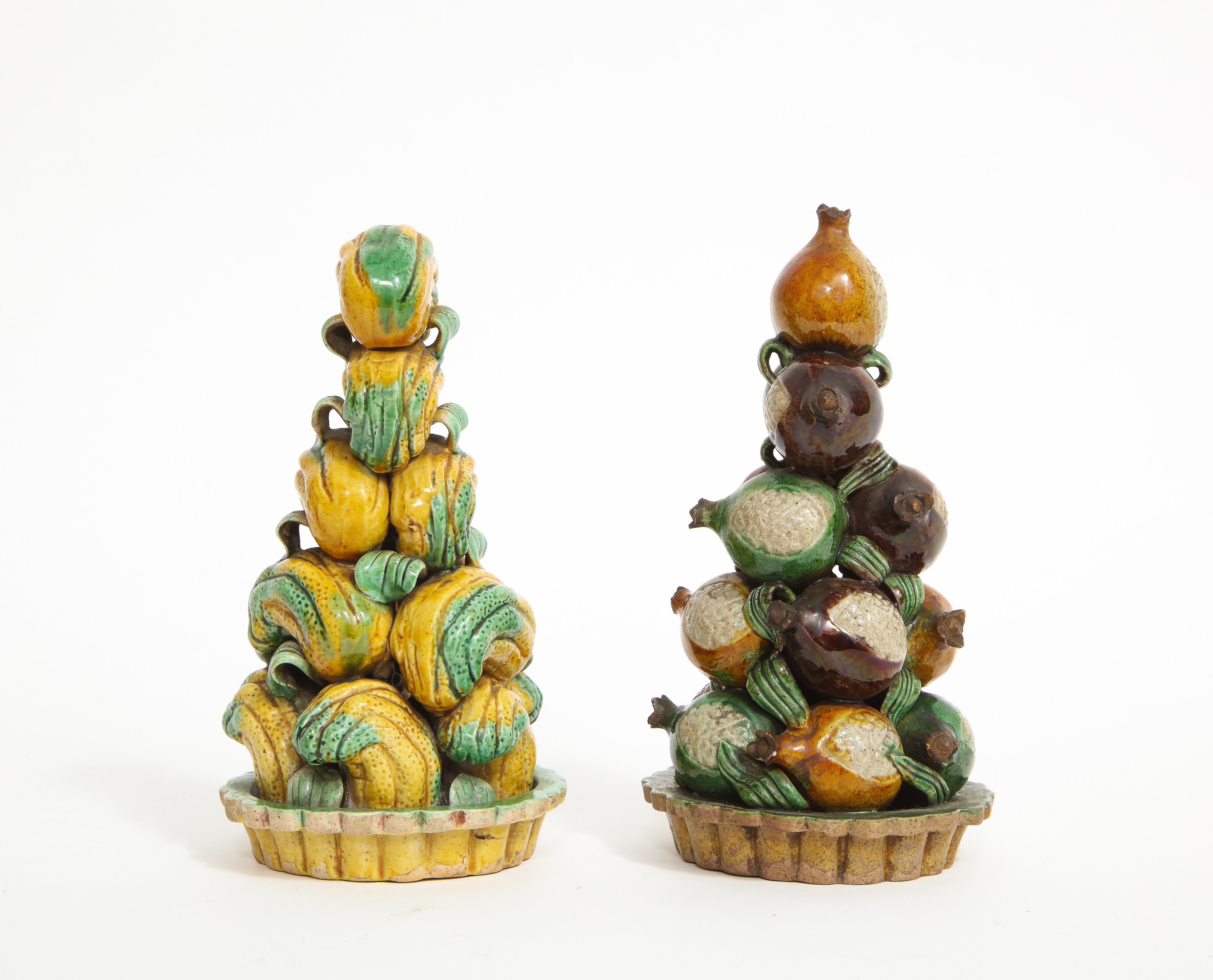 Chinois Deux présentoirs à fruits en porcelaine de Chine Kangxi, A.C.I.C., main de bouddhas et grenades en vente