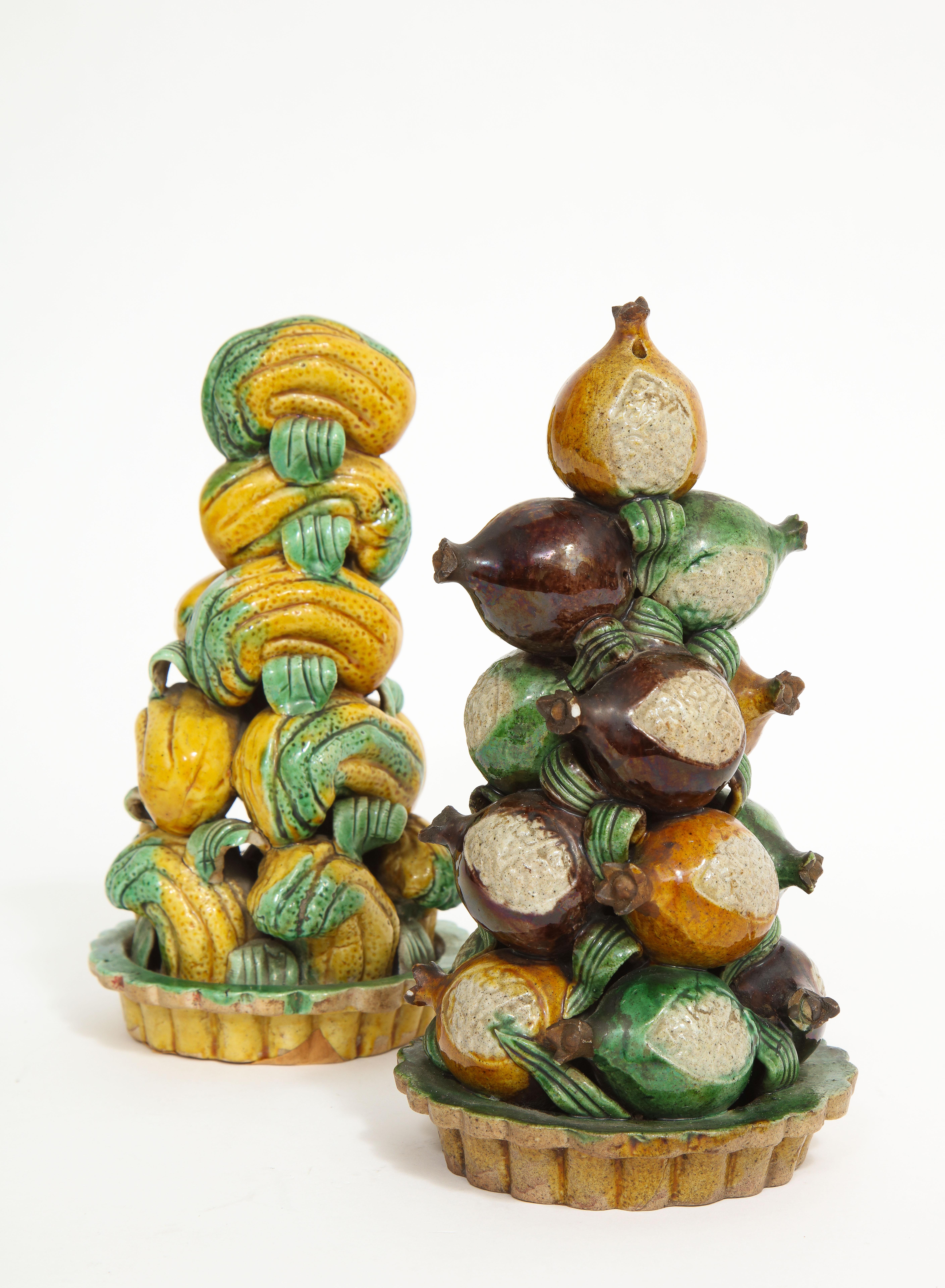 Deux présentoirs à fruits en porcelaine de Chine Kangxi, A.C.I.C., main de bouddhas et grenades Bon état - En vente à New York, NY