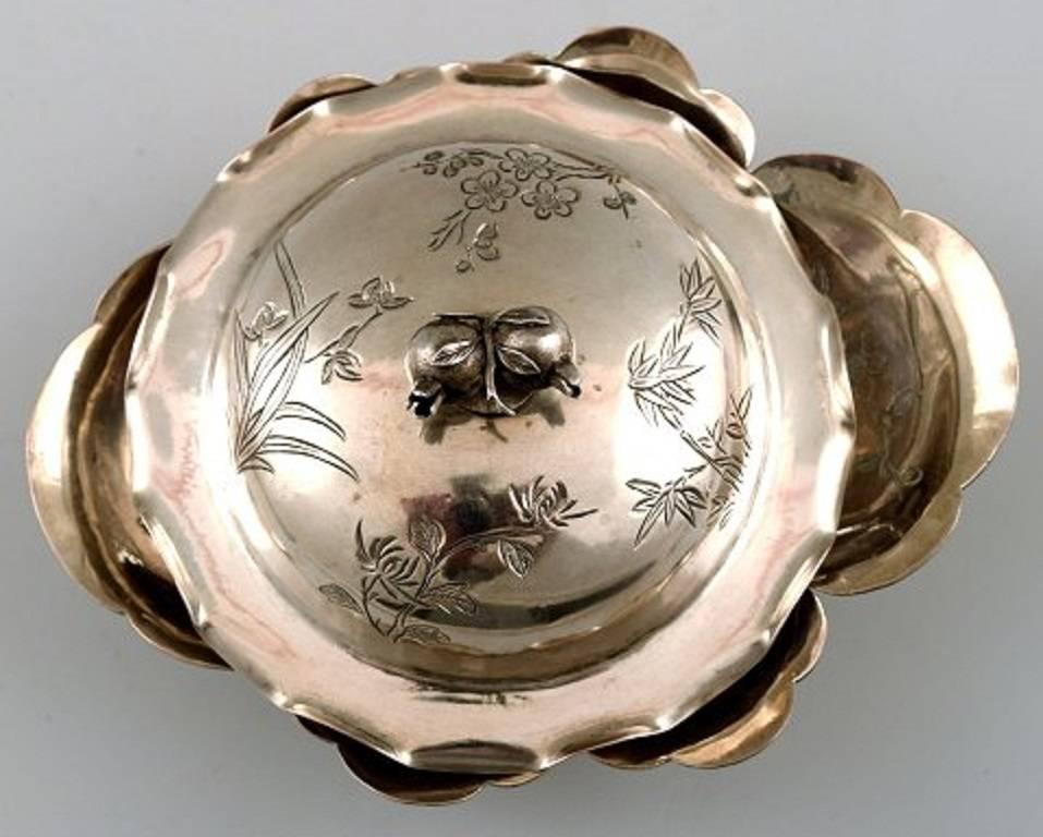Two Chinese Lidded Bowls of Silver, China, Early 1900s In Good Condition For Sale In Copenhagen, DK