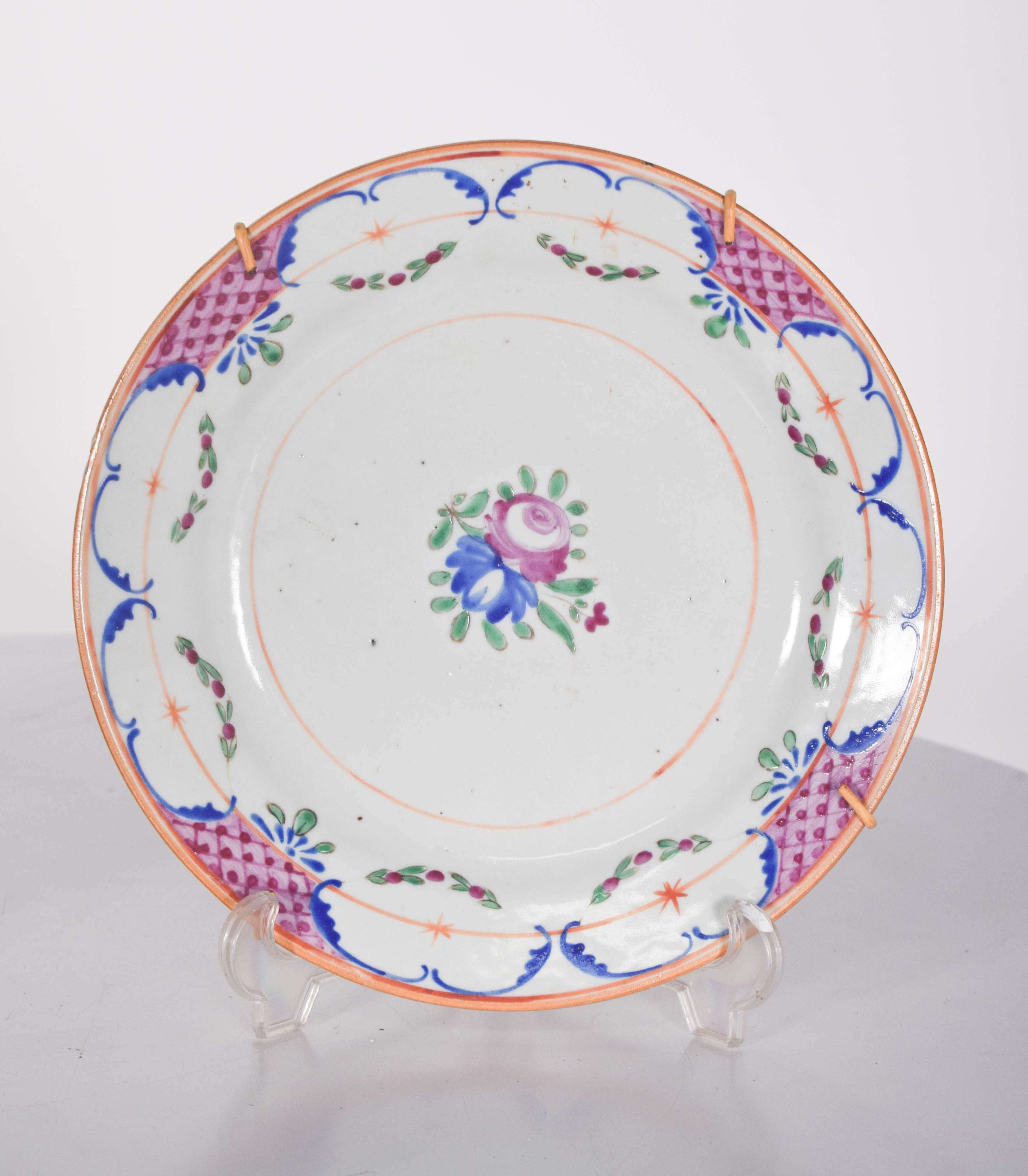 Two Chinese Porcelain Plates In Good Condition For Sale In Lisboa, Lisboa