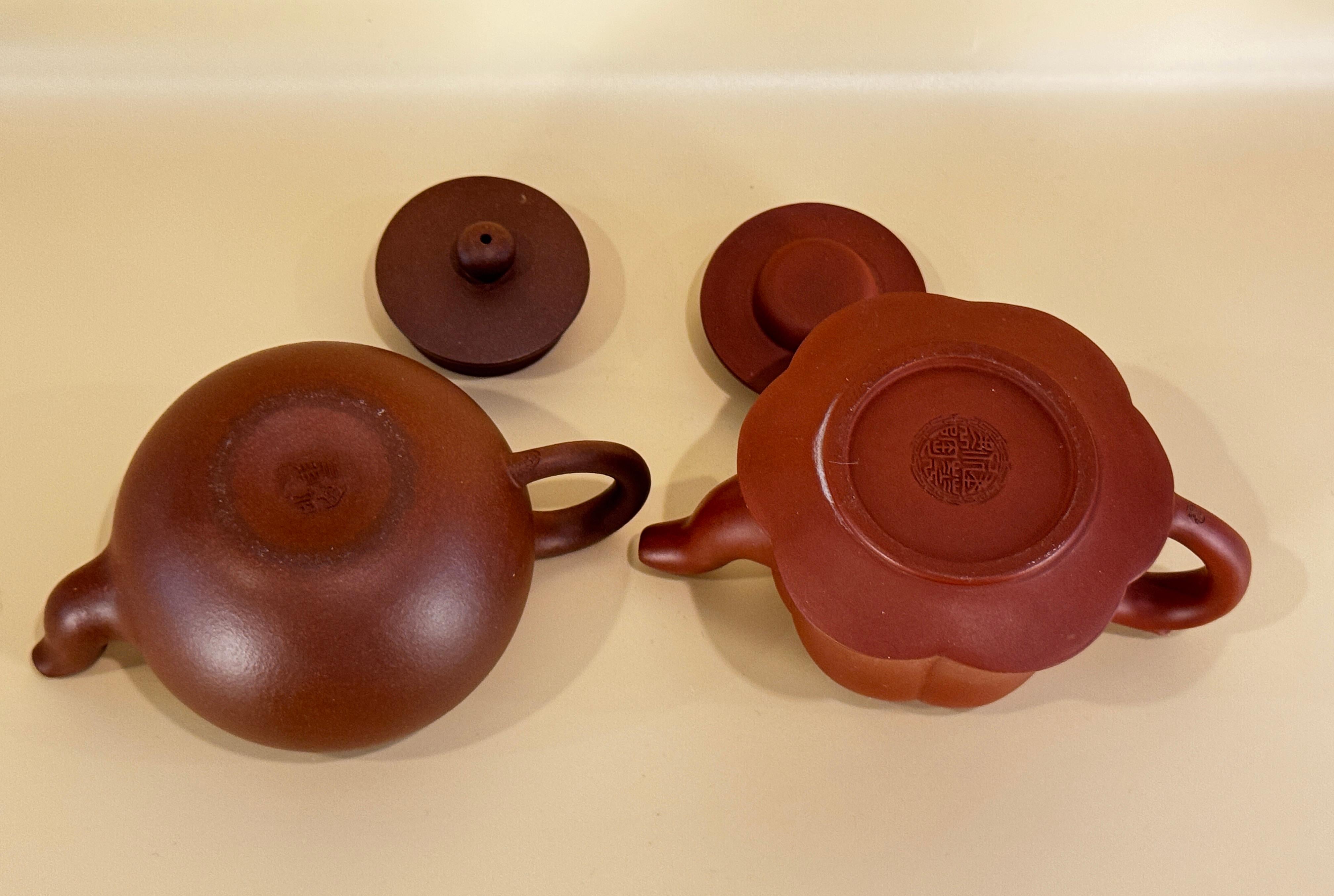 Two Chinese Yixing Clay Teapots For Sale 3