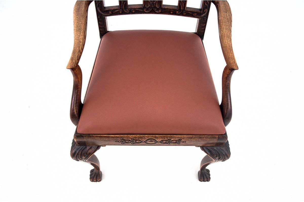 Noyer Deux fauteuils de style Chippendale, datant d'environ 1900 en vente