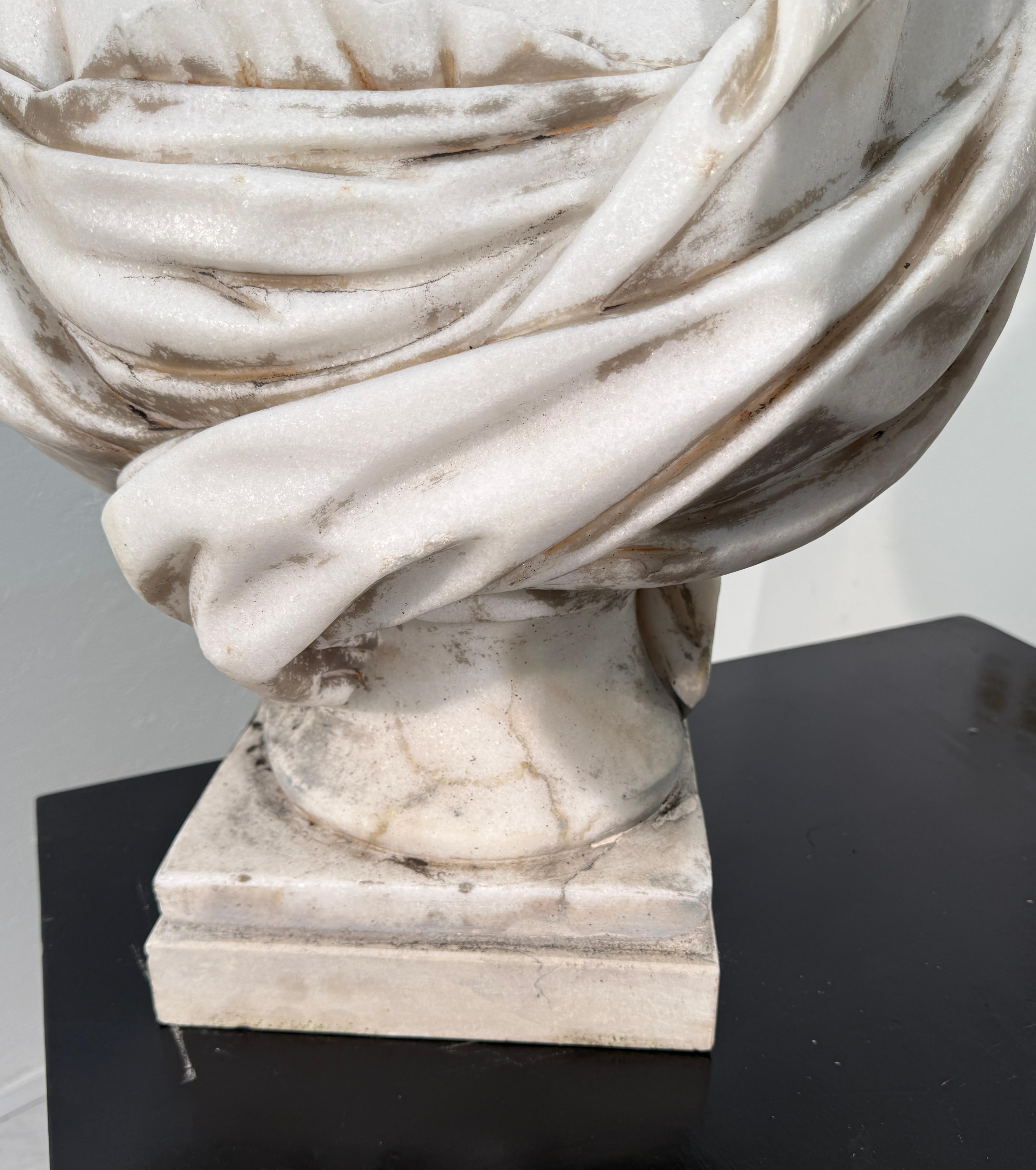 Two Classical White Marble Bust of a Ladys, Italy 1950s For Sale 7