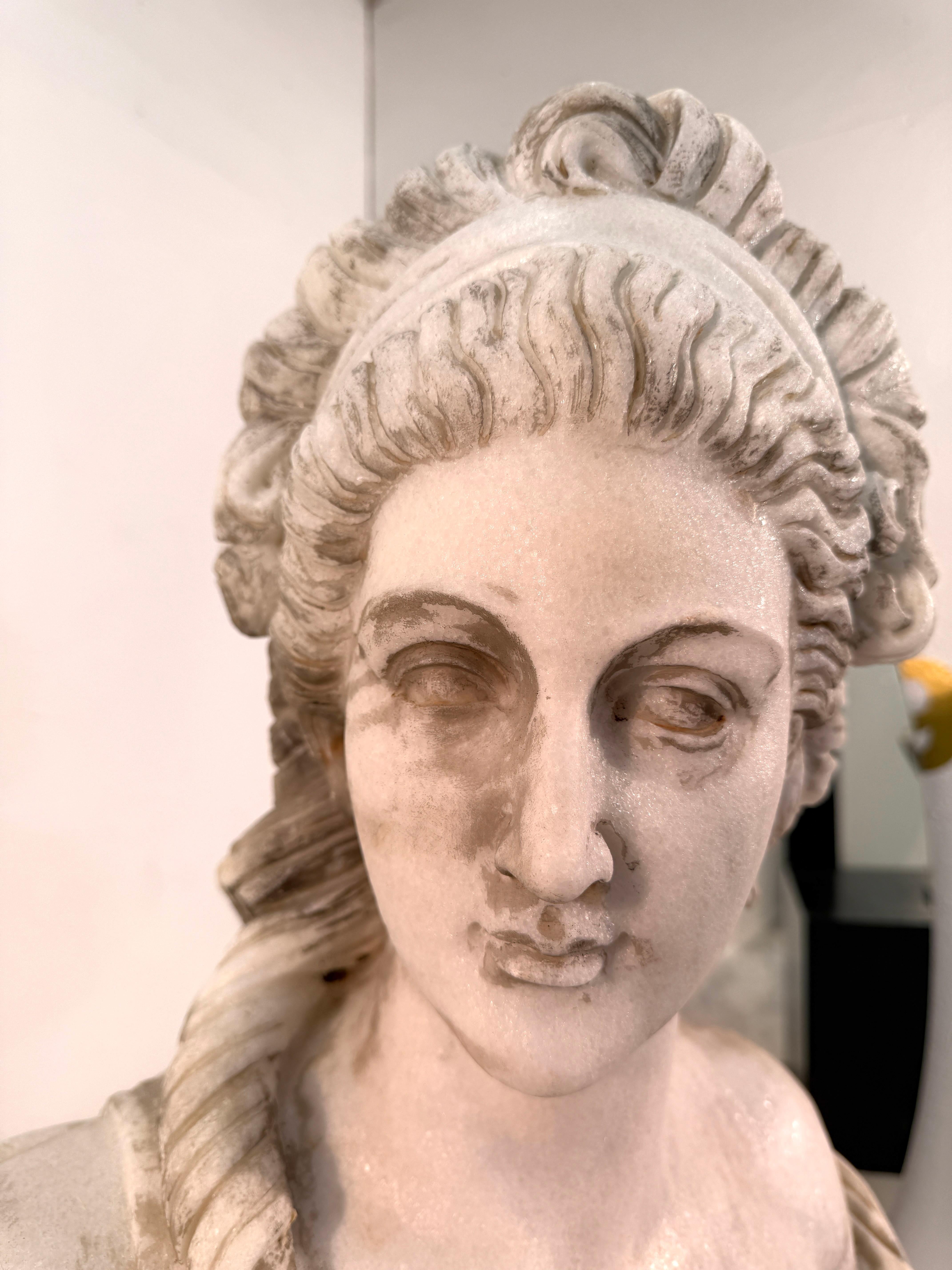 Two Classical White Marble Bust of a Ladys, Italy 1950s For Sale 1