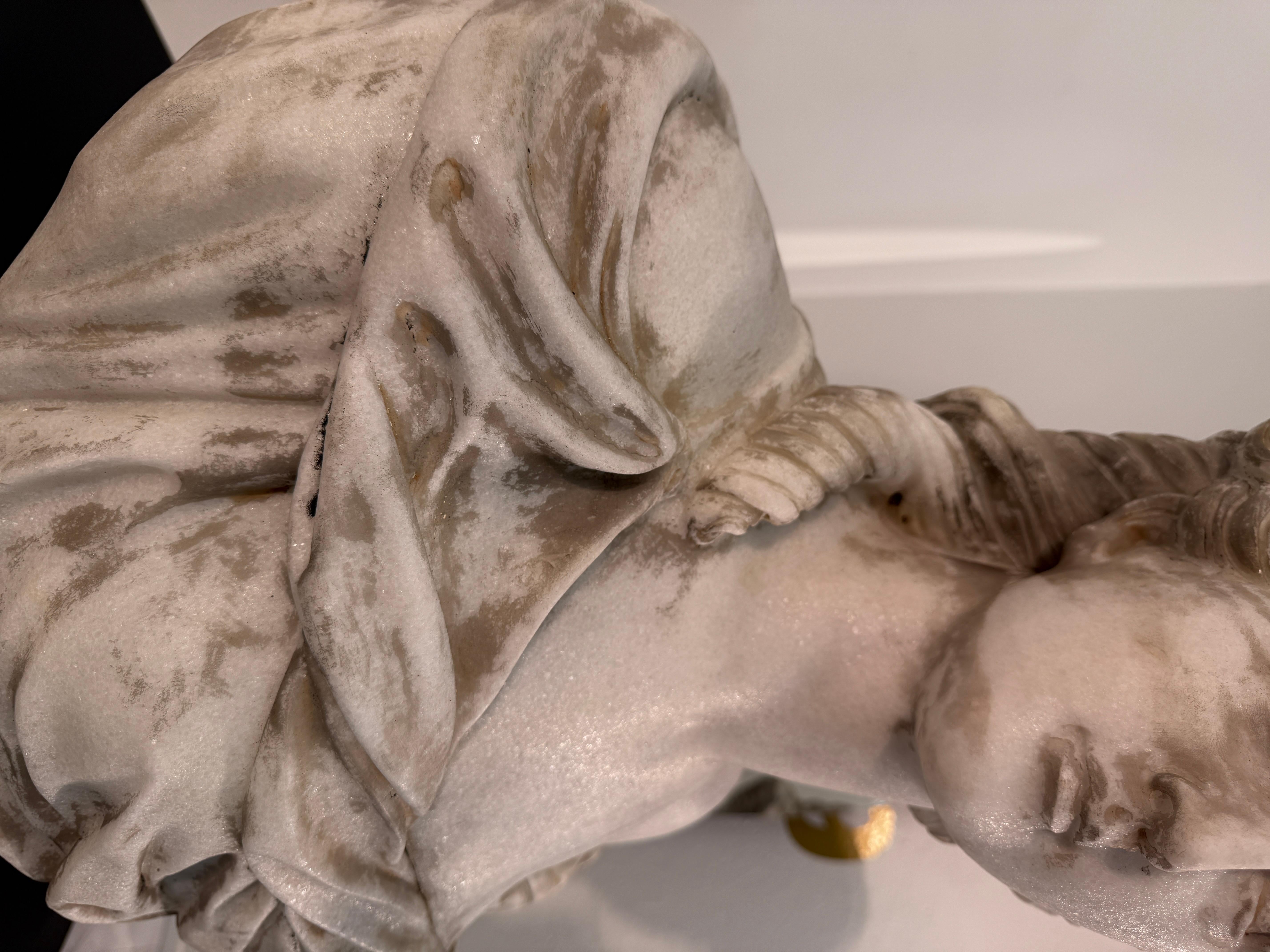 Two Classical White Marble Bust of a Ladys, Italy 1950s For Sale 2
