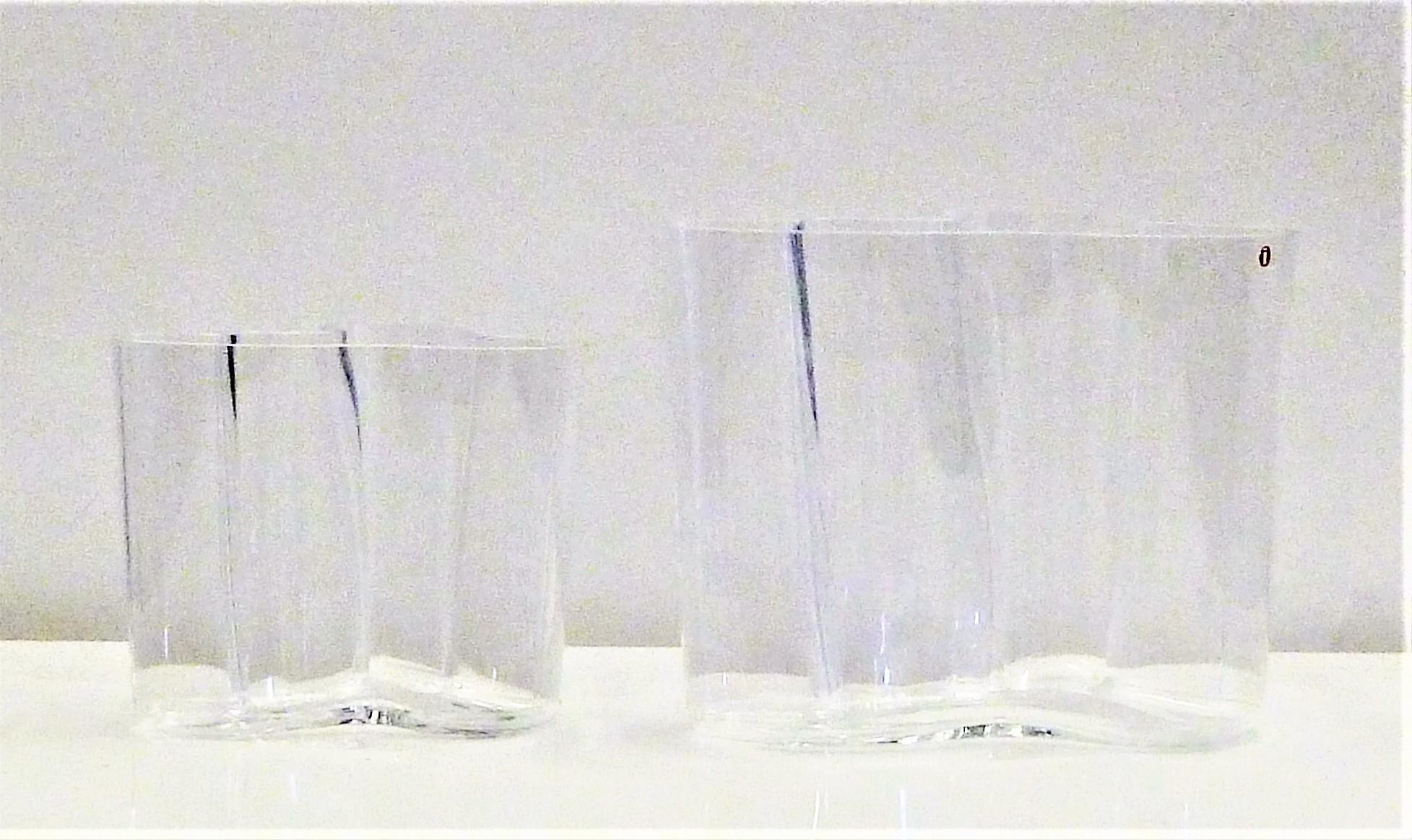 Two Clear Savoy Vases by Alvar Aalto for Iittala, Finland, 1970s In Good Condition In Miami, FL