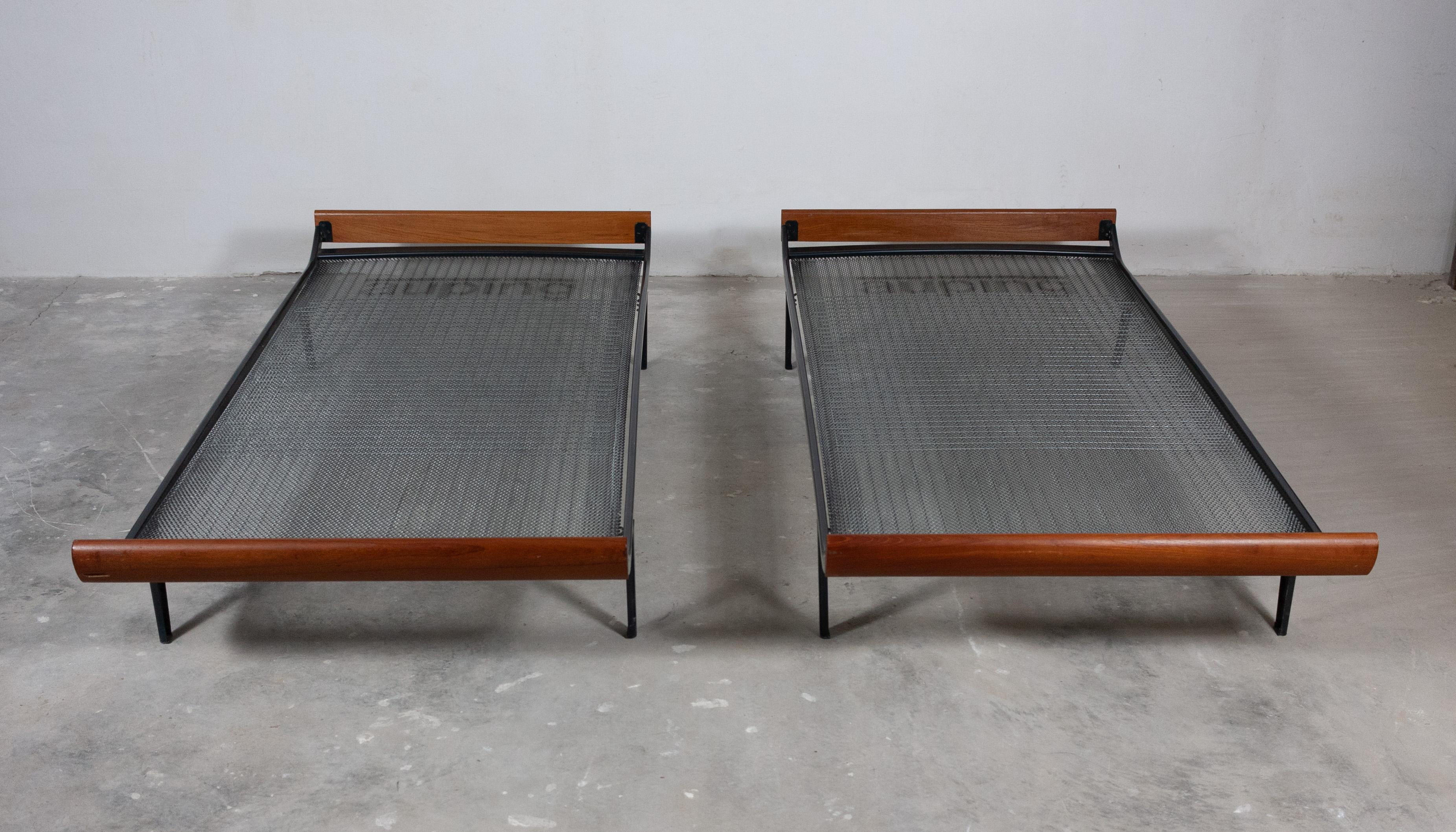 Two Cleopatra daybeds. A breakthrough for the Auping bed company designed by Dick Cordemeijer. It was originally envisioned as a sofa bed which could transform into a living room sofa by adding cushions, making it perfect for the often relatively