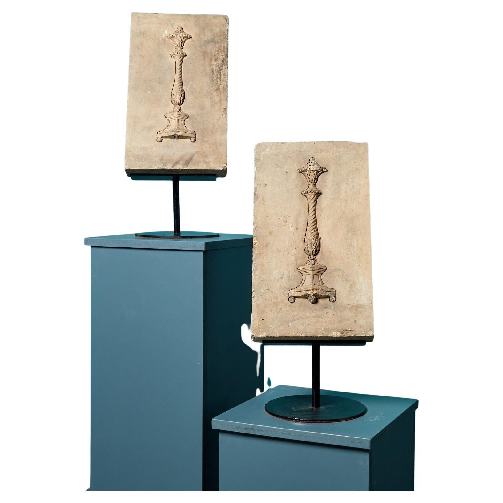 Deux panneaux en relief de pierre de Coade en vente