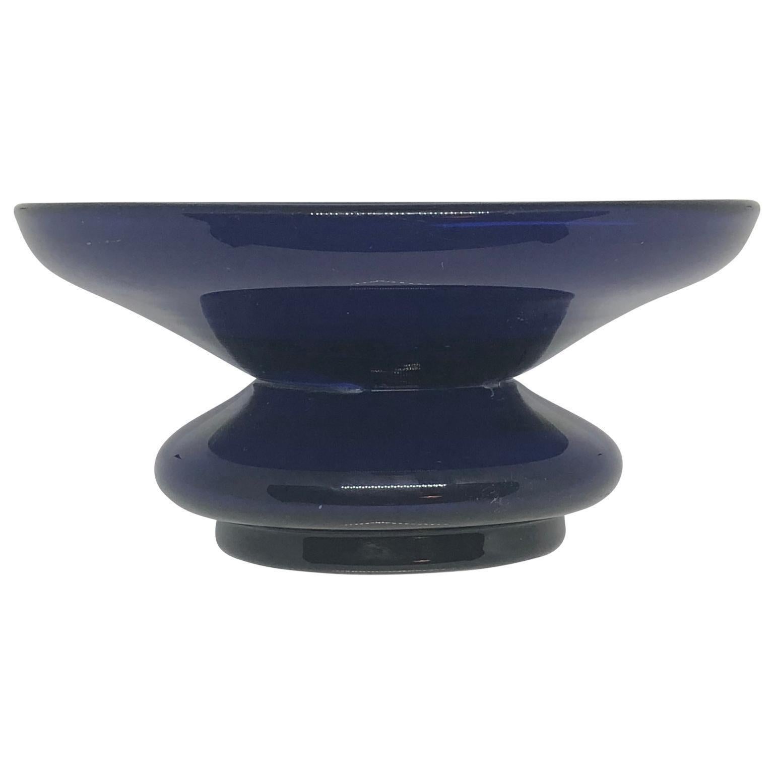 Artisanat Deux bols à bonbons suédois bleu cobalt, XIXe siècle en vente