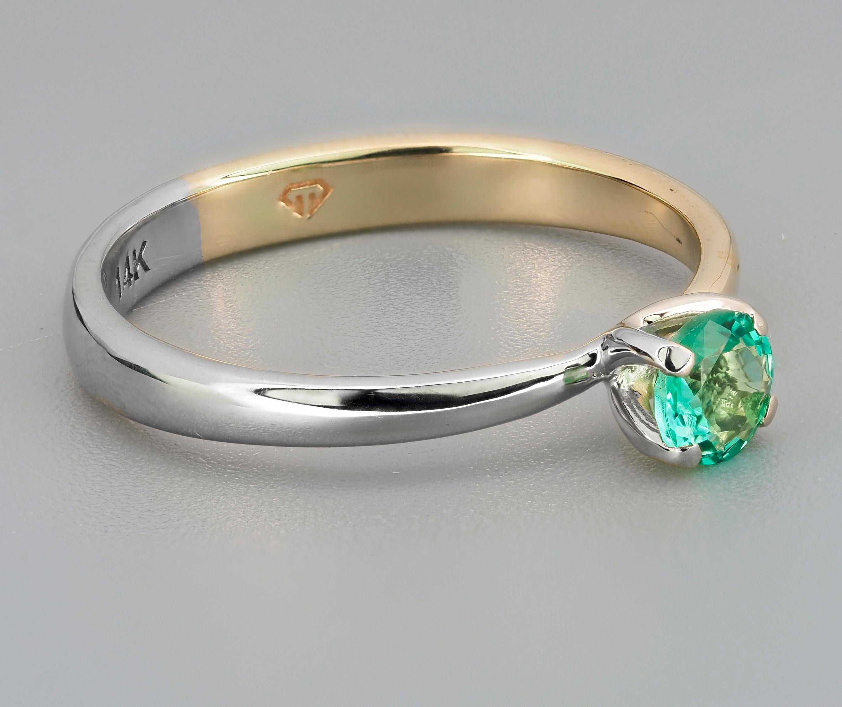 For Sale:  Two Color 14k Gold Ring with Round Emerald 2