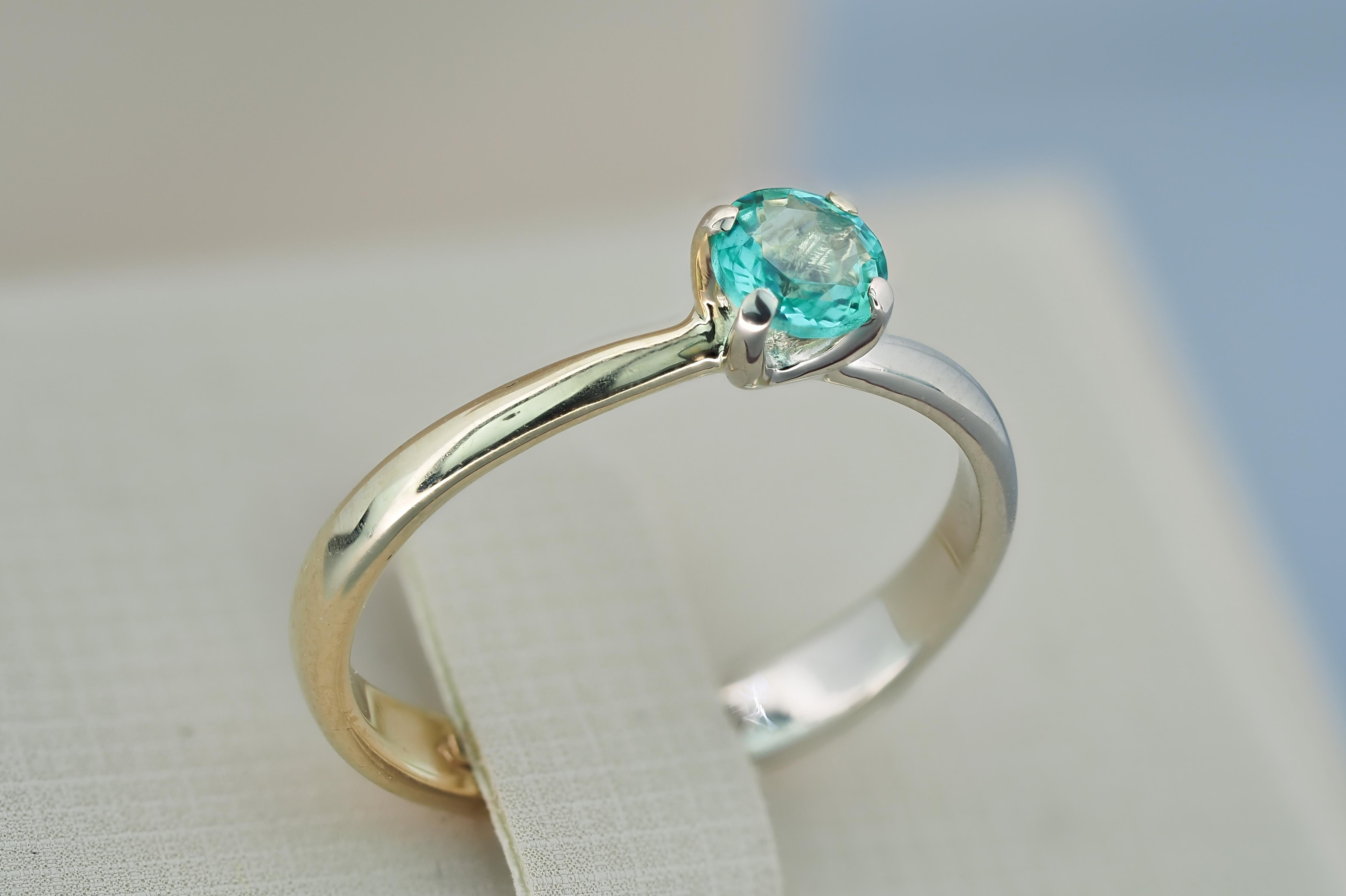 For Sale:  Two Color 14k Gold Ring with Round Emerald 6
