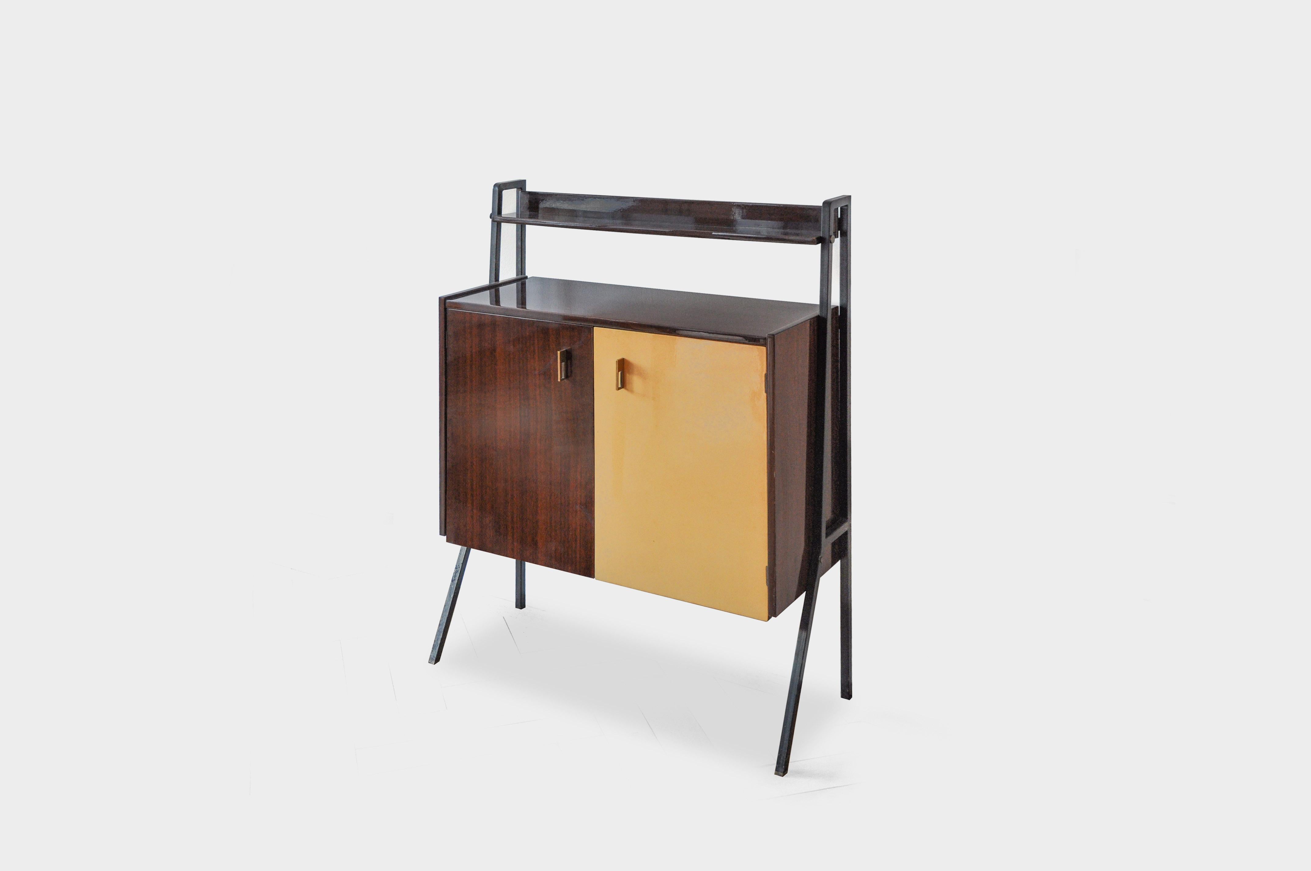 Mid-20th Century Two-Colored Italian Mid-Century Modern Bar Cabinet in the Manner of Gio Ponti