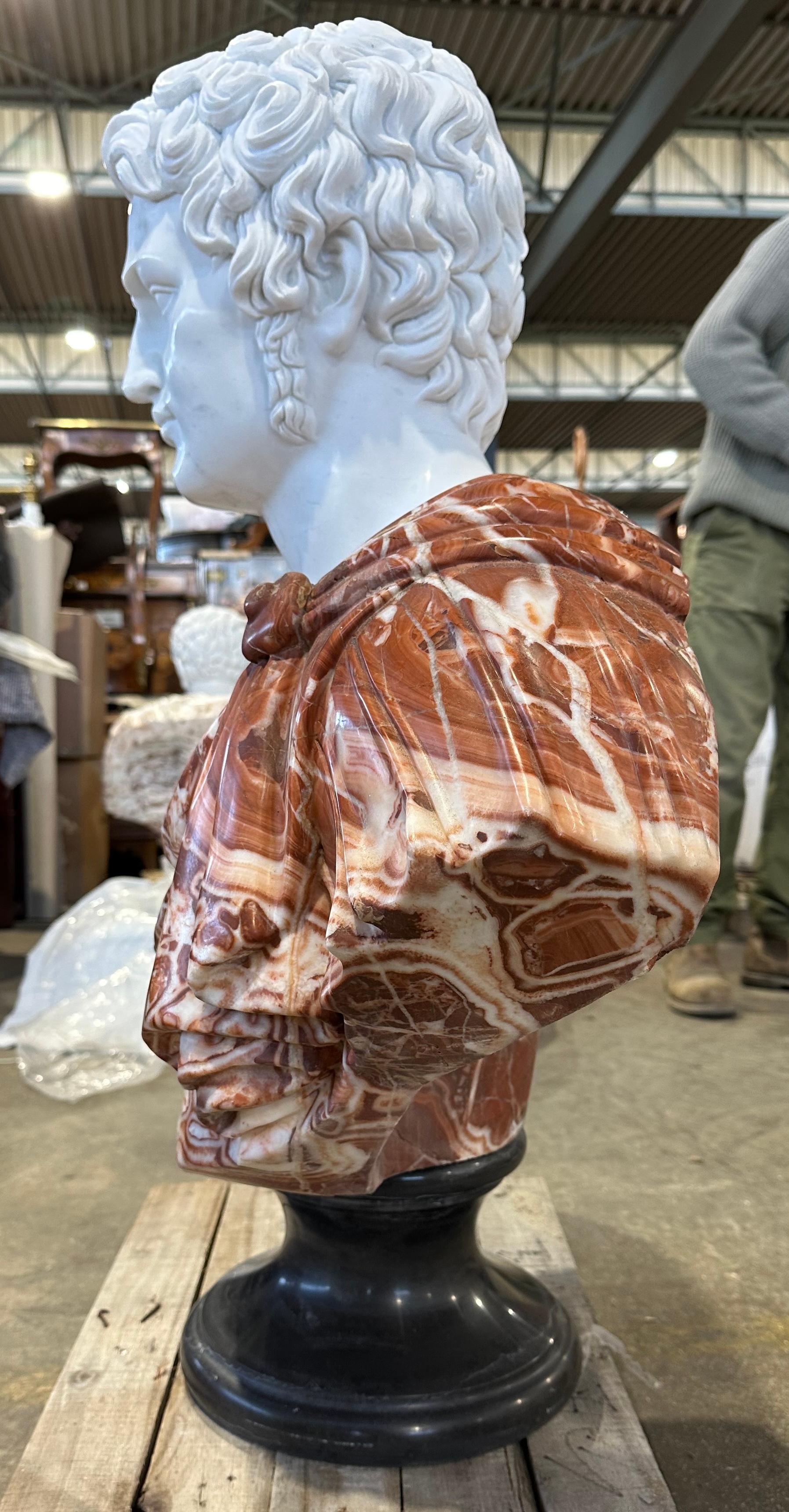 Zweifarbiger Marmor Classic Stil männliche Büste im Zustand „Gut“ im Angebot in Southall, GB